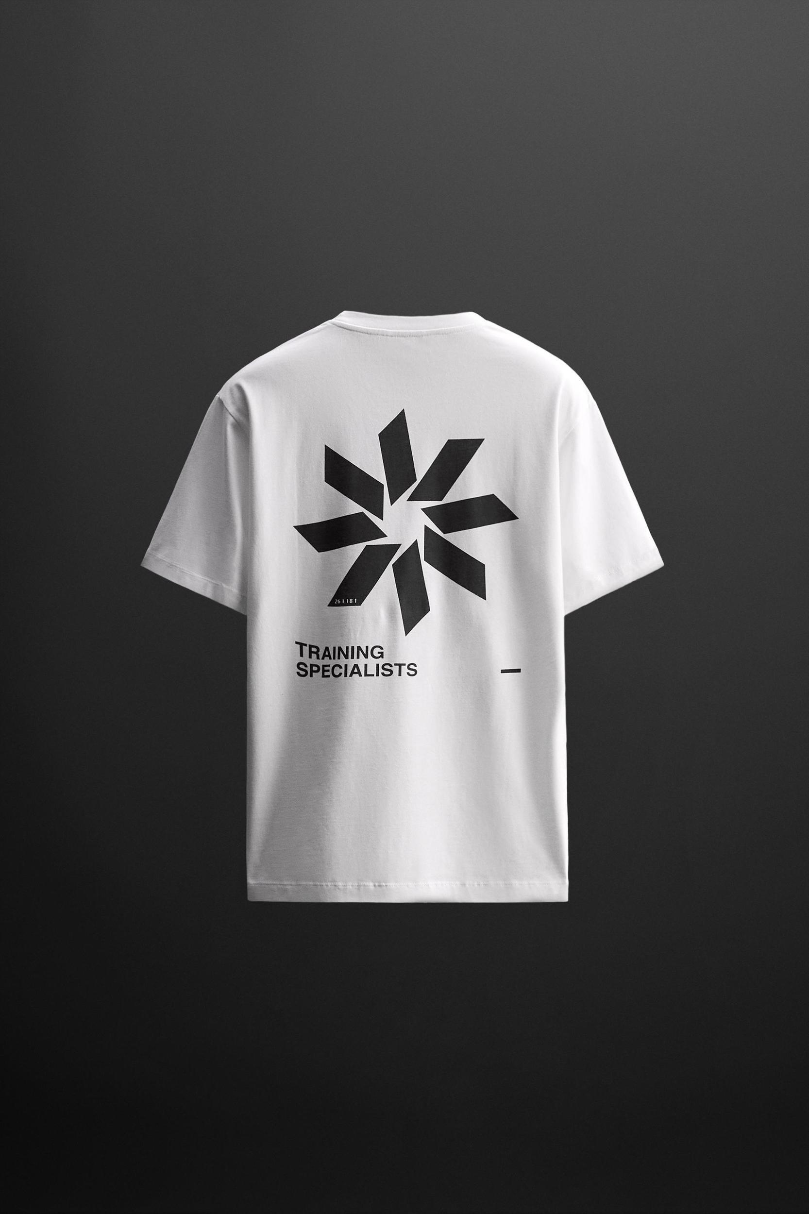 GRAPHIC PRINT T-SHIRT Product Image