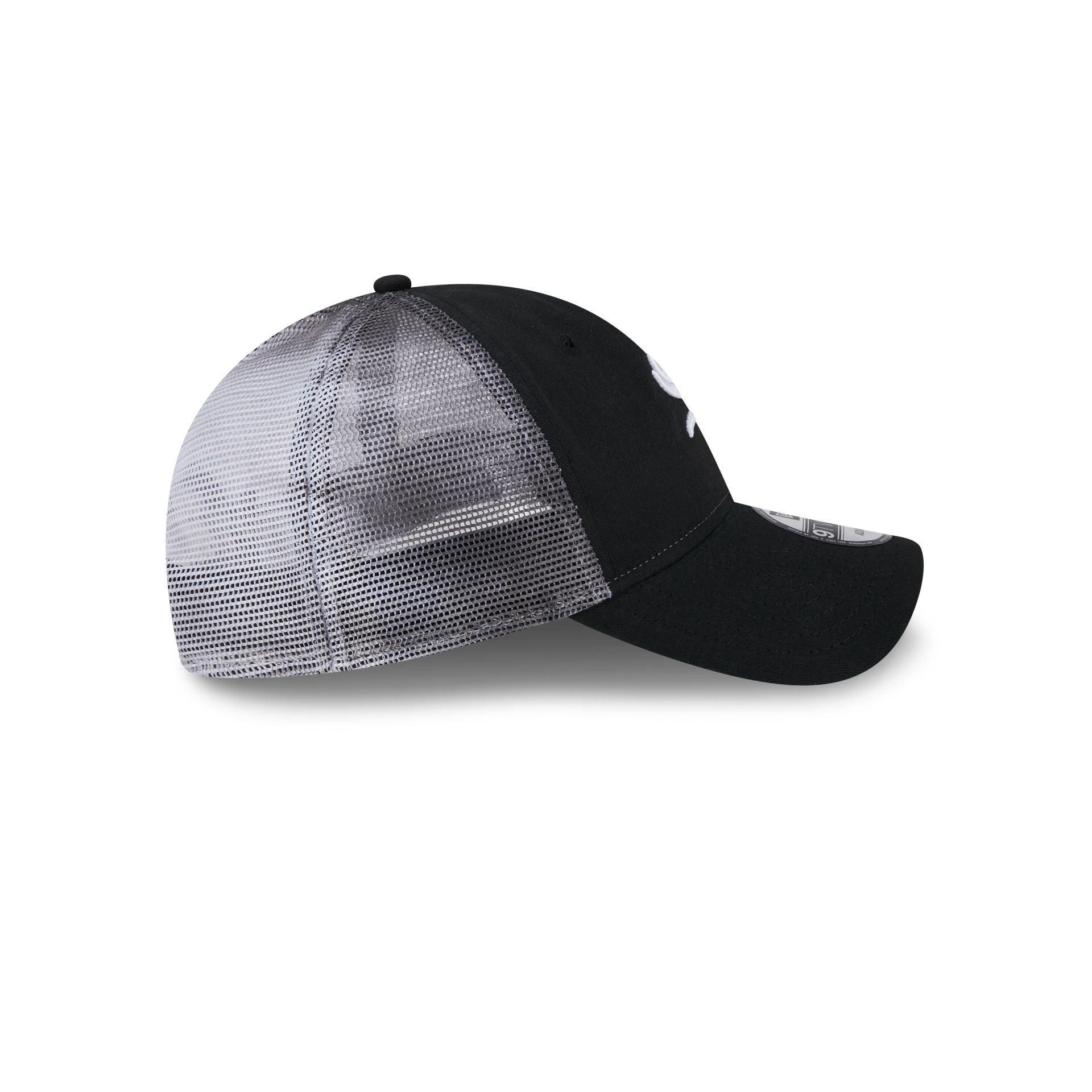 Chicago White Sox Slick 9TWENTY Trucker Hat Male Product Image