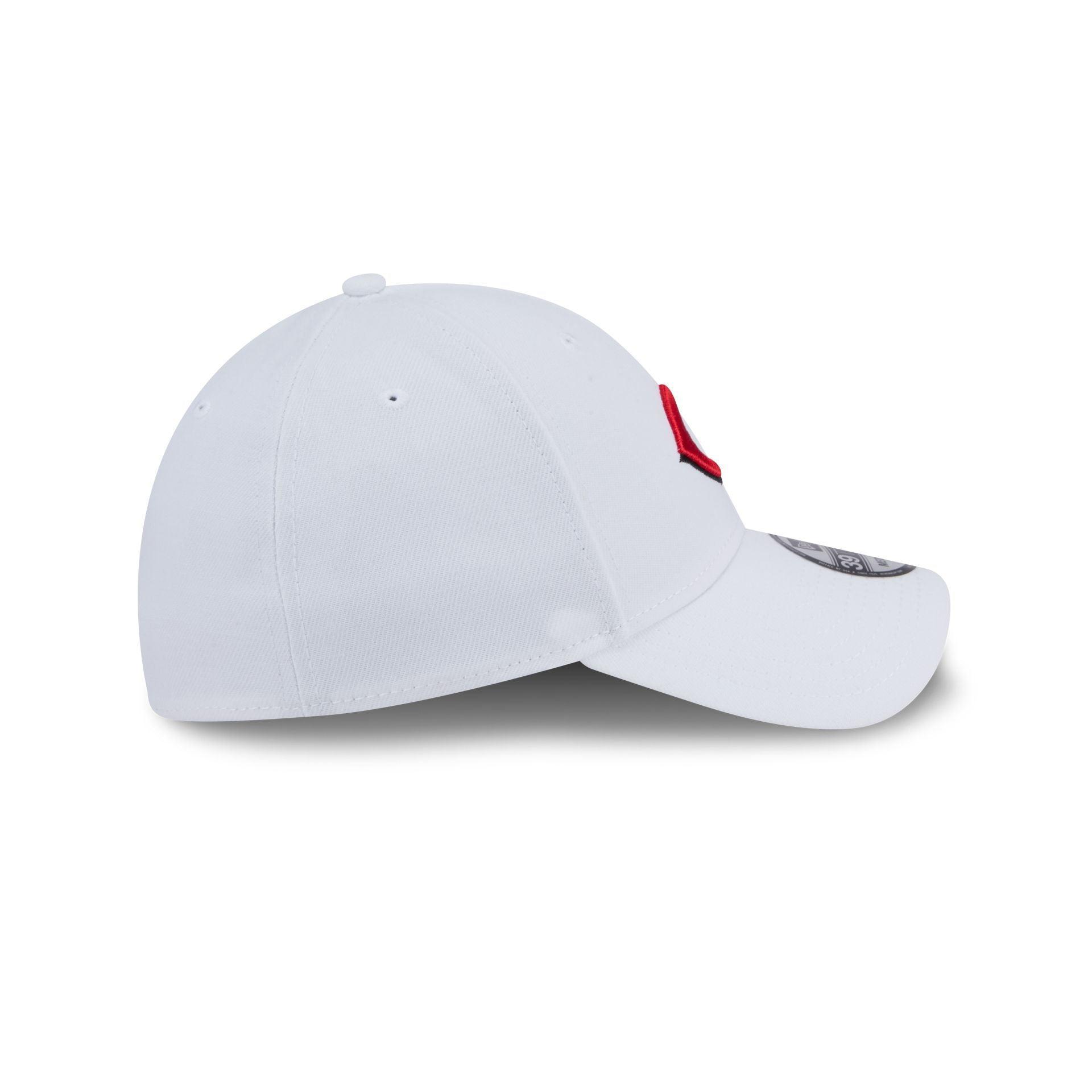 Cincinnati Reds Optic White 39THIRTY Stretch Fit Hat Male Product Image