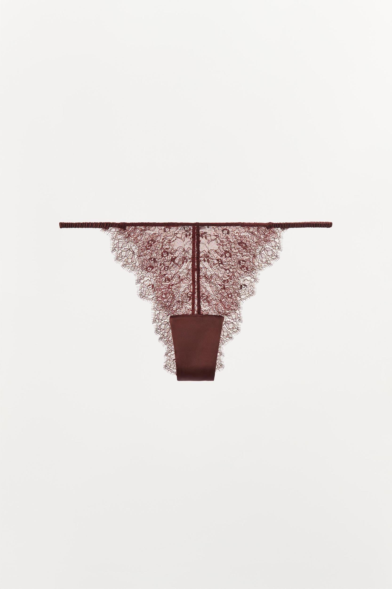 LACE TRIANGLE BRALETTE Product Image