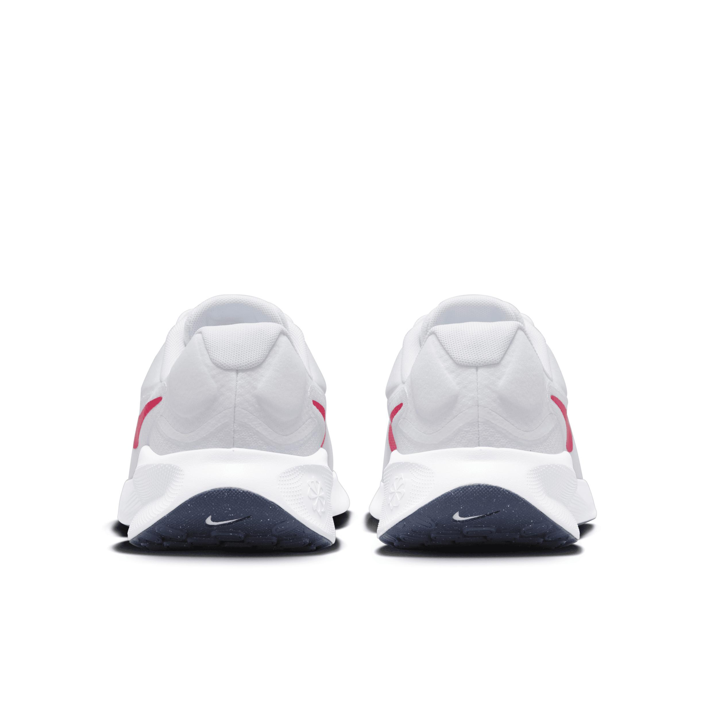 Men's Revolution 7 Road Running Shoes (extra Wide) In White Product Image