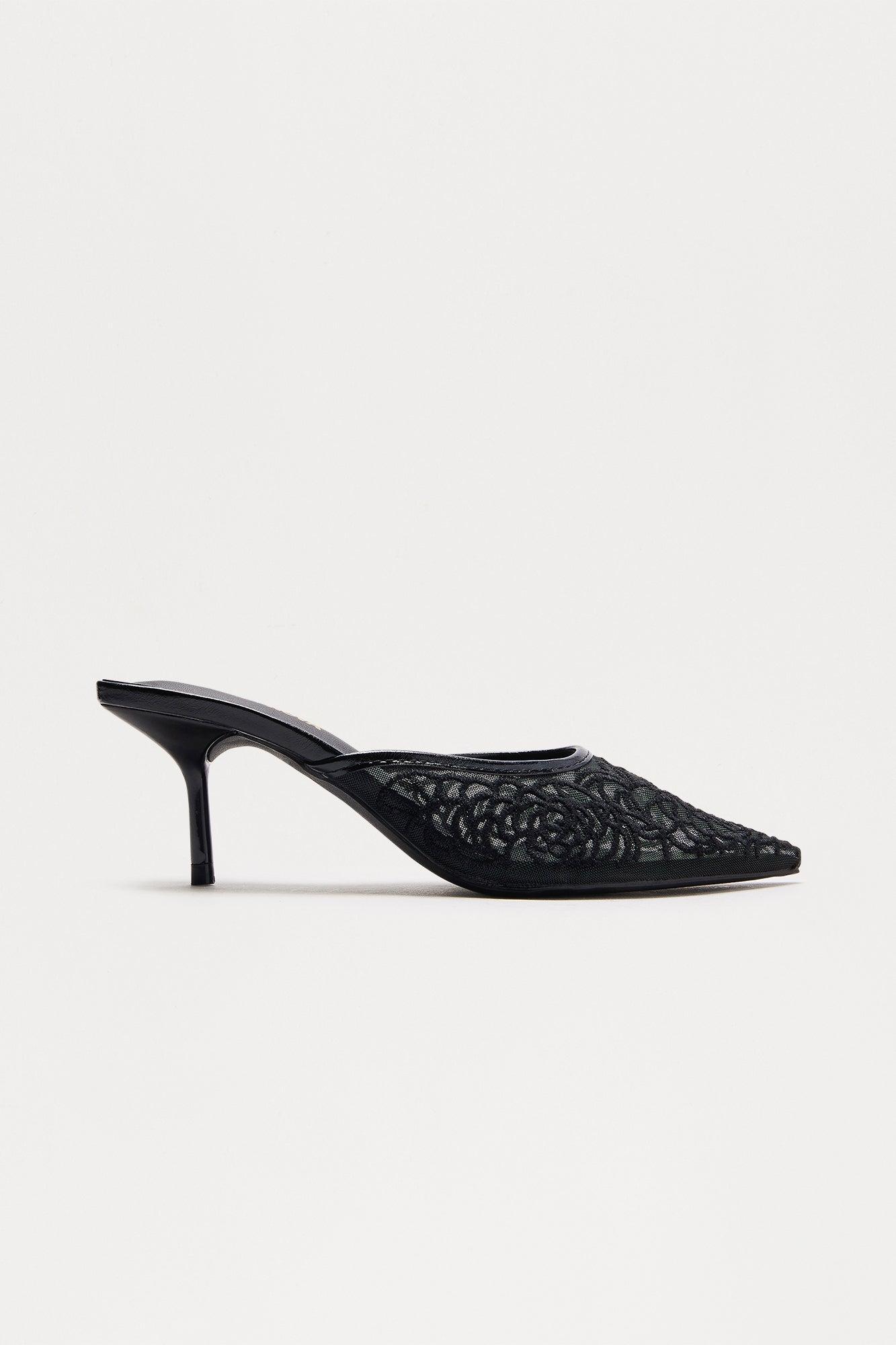 Syrio Floral Lace Pumps - Black Product Image