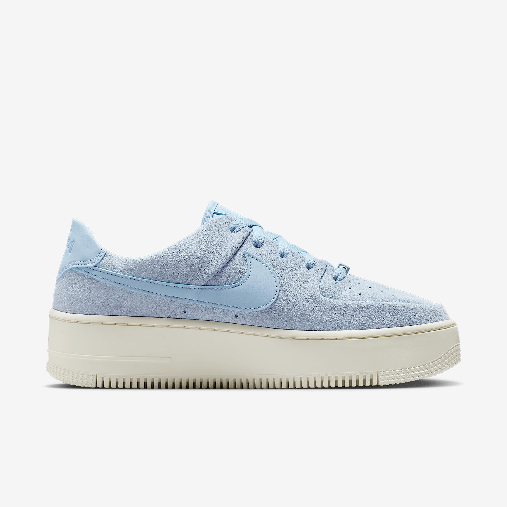 Nike Air Force 1 Sage Low Women's Shoes Product Image