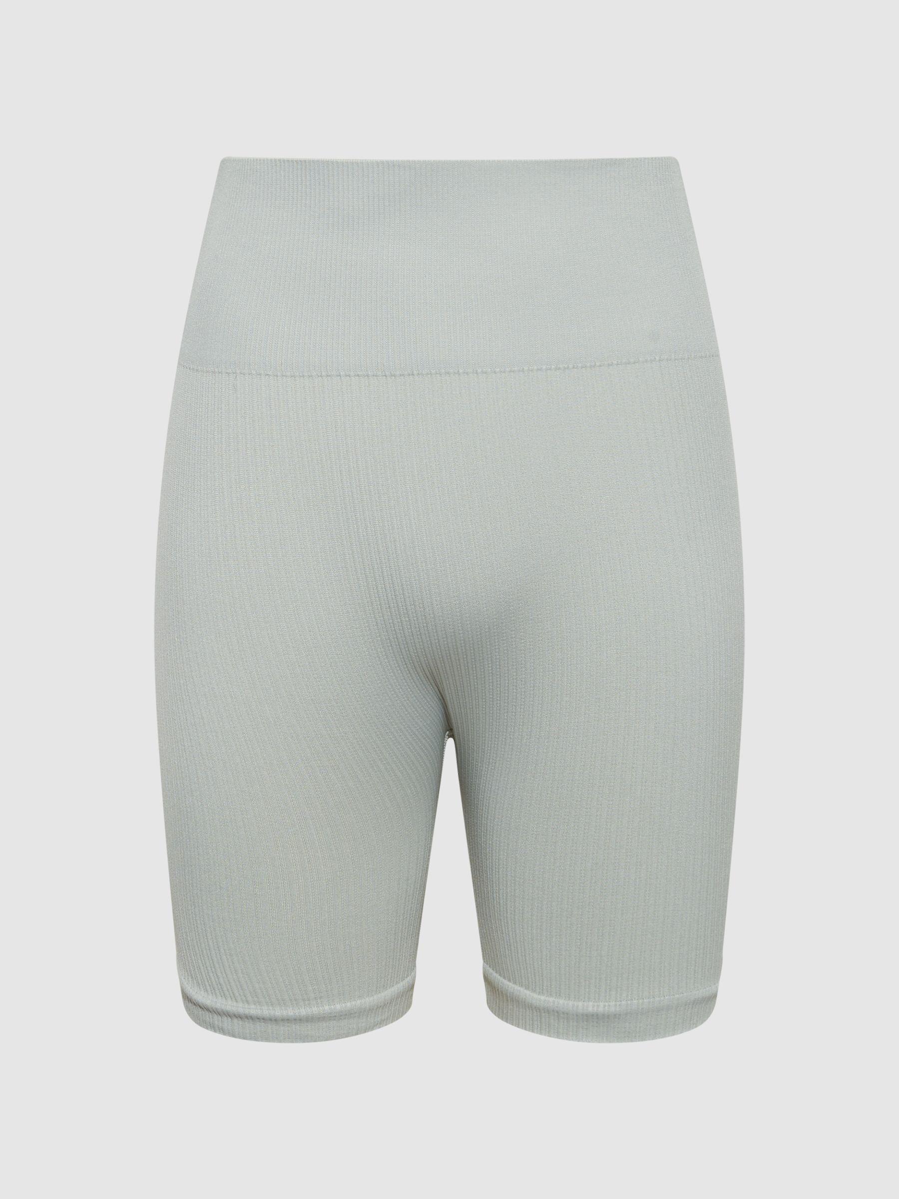 Castore Sports Shorts in Green Product Image