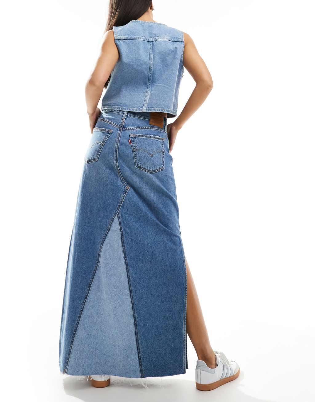 Levi's iconic long contrast denim skirt in mid blue Product Image