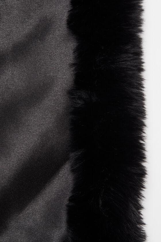 Furry scarf Product Image