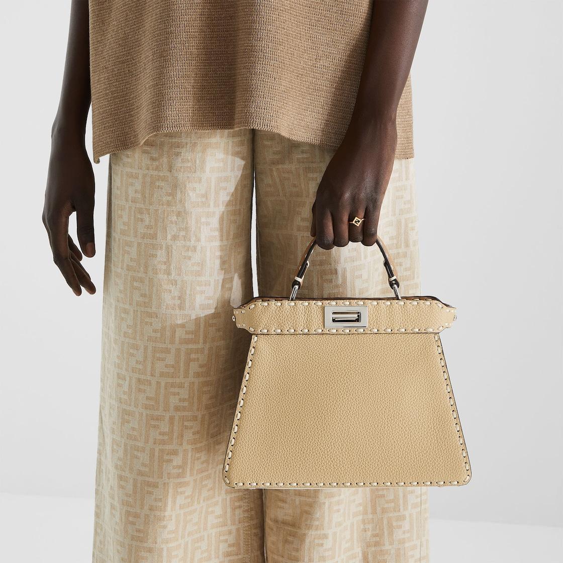 Forever Fendi ringGold-colored metal ring Product Image