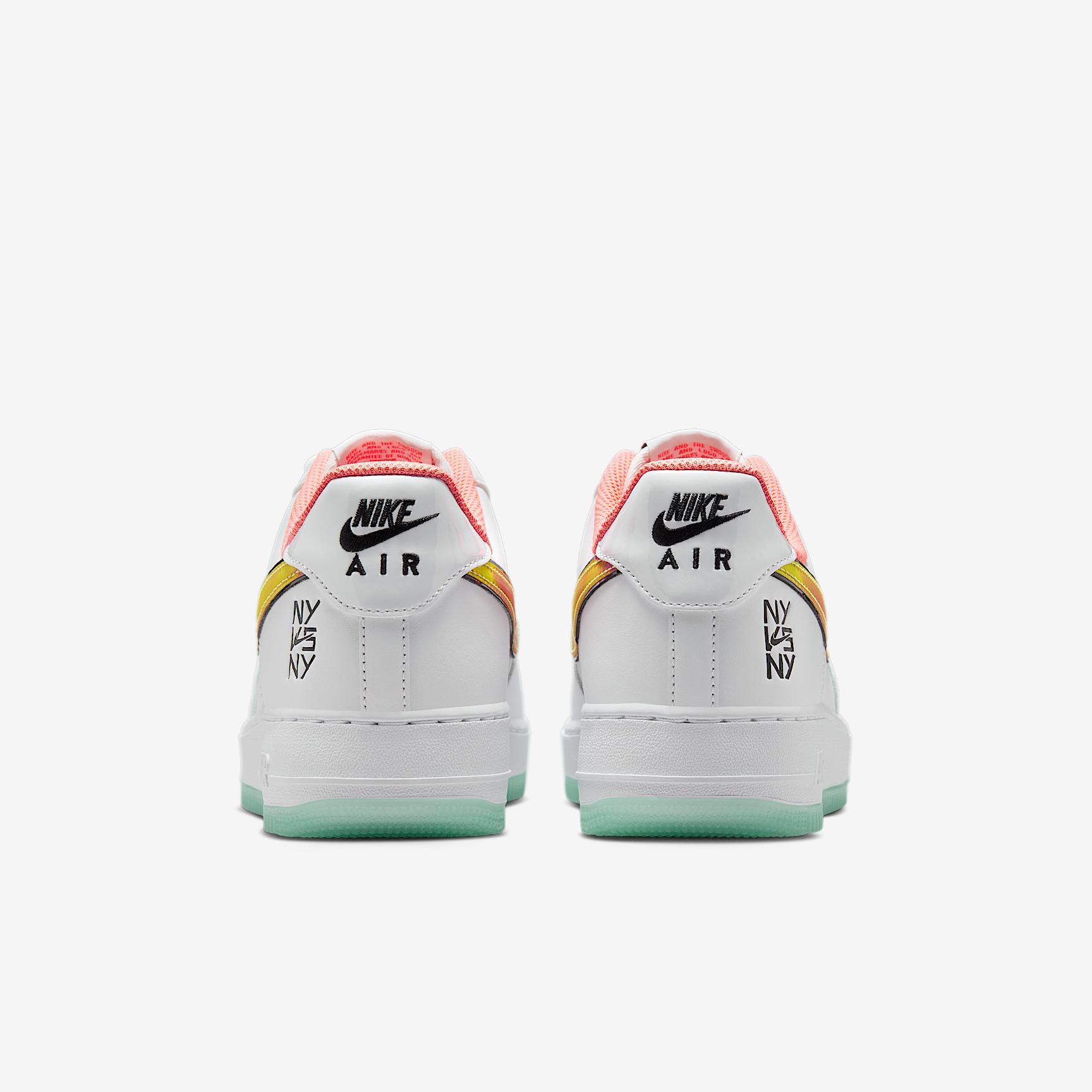 Nike Men's Air Force 1 '07 Shoes Product Image