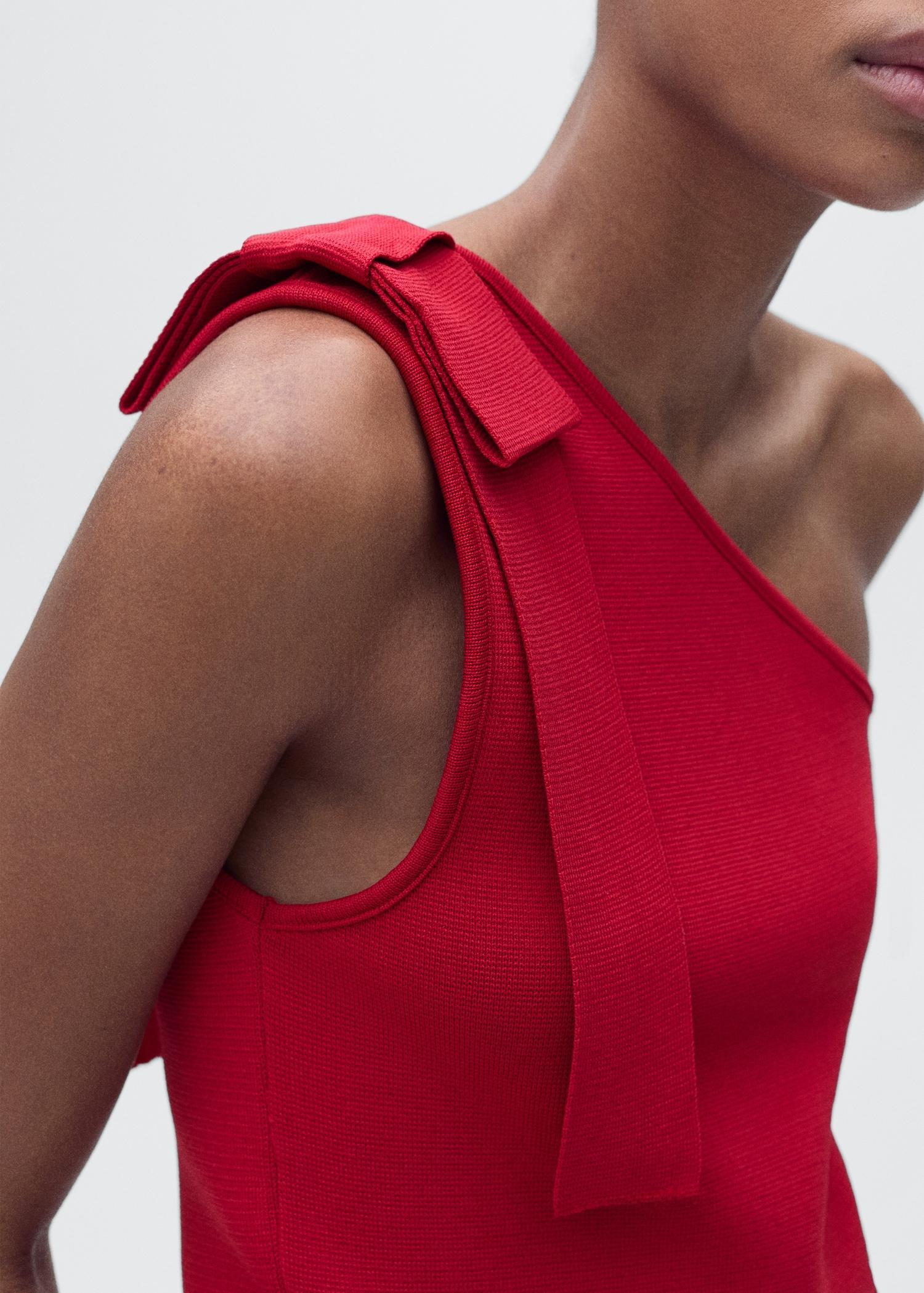 Asymmetrical knitted top with bow - Women | MANGO USA Product Image