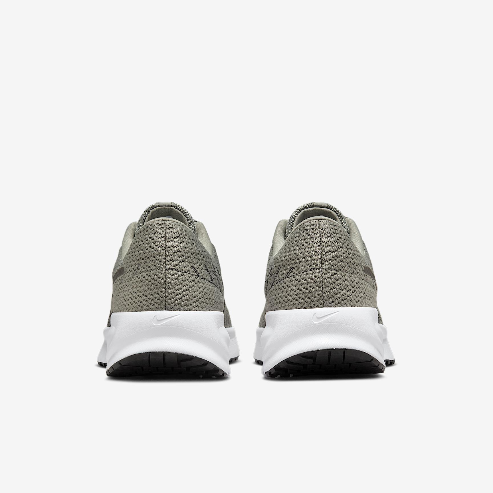 Nike Men's Run Defy Road Running Shoes Product Image