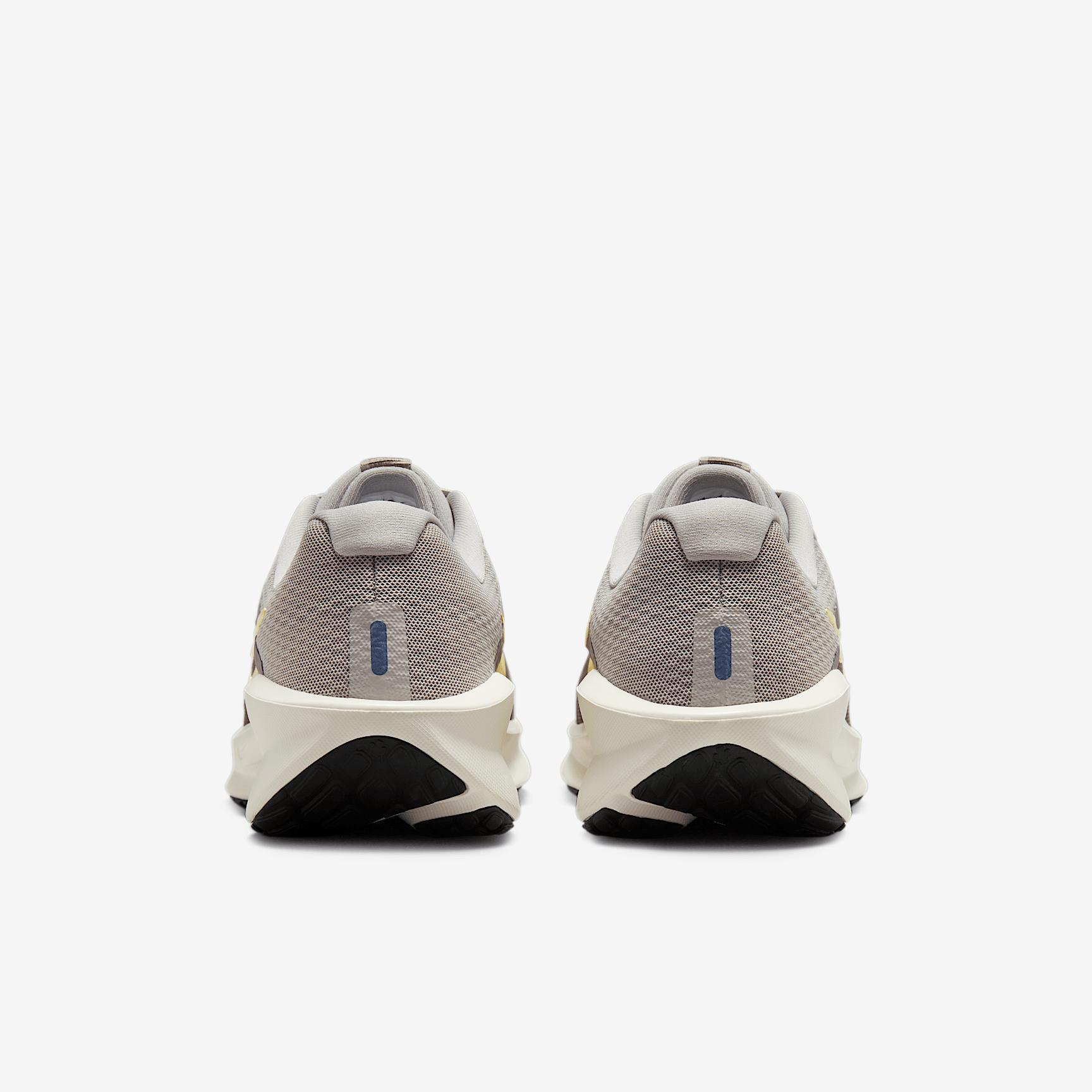 Nike Men's Downshifter 13 Road Running Shoes Product Image