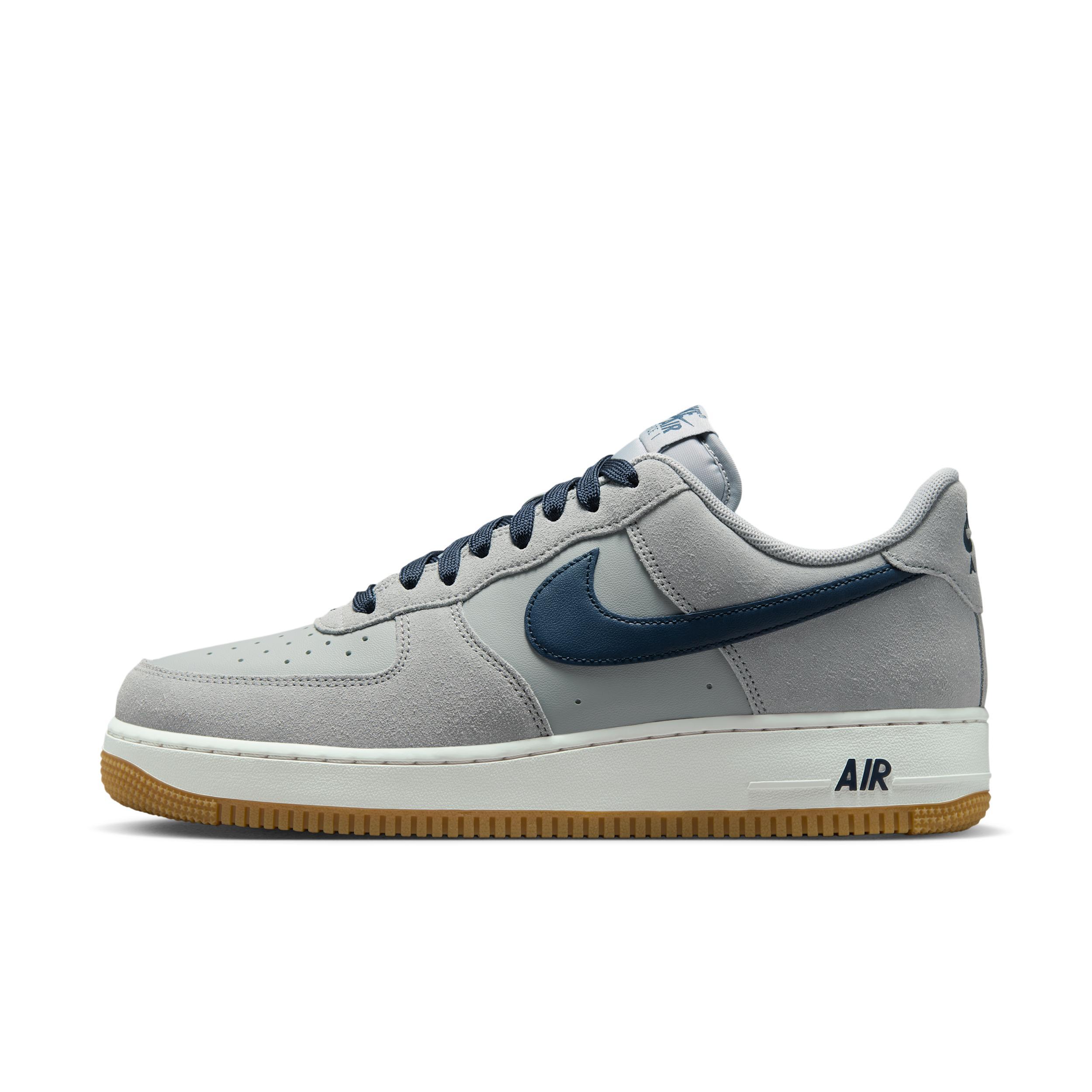 Nike Men's Air Force 1 '07 LV8 Shoes Product Image