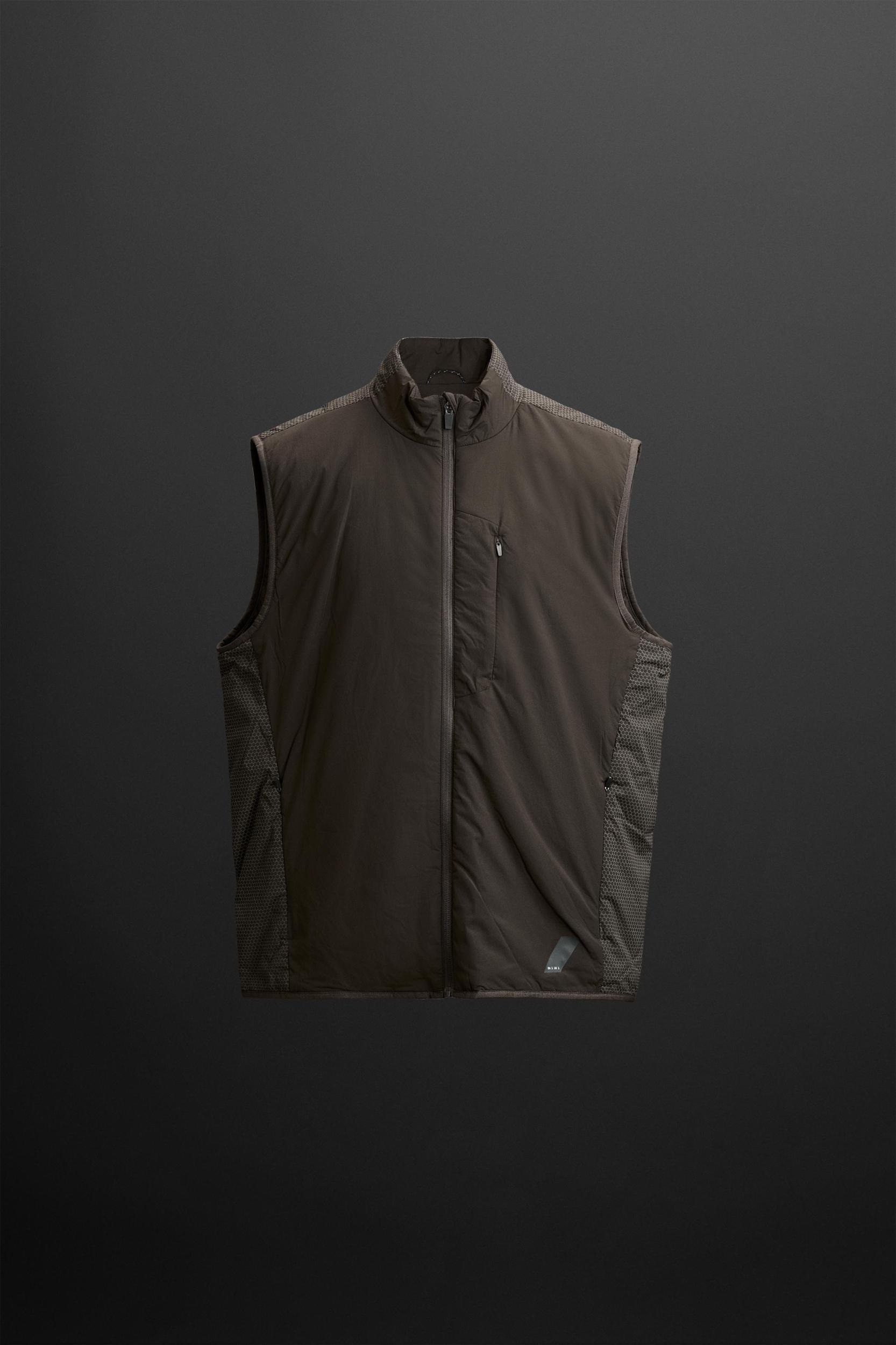 LIGHTWEIGHT TECHNICAL VEST Product Image