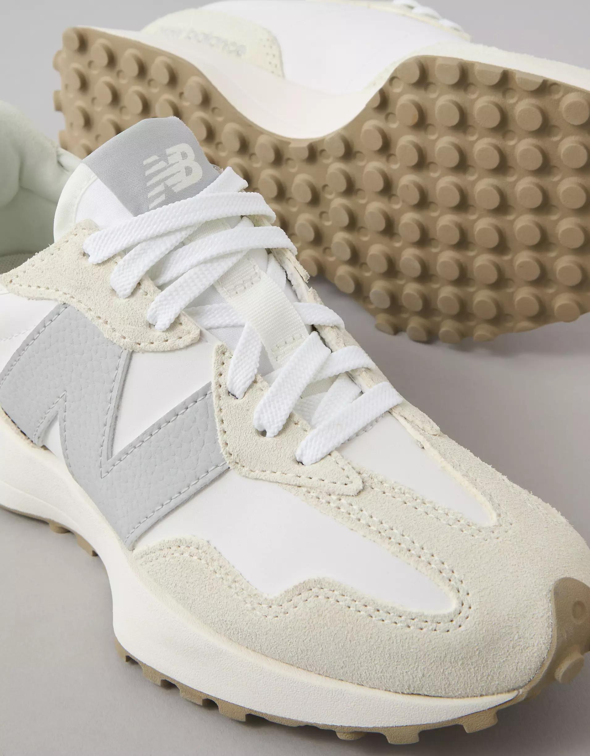 New Balance 327 Sneaker Product Image