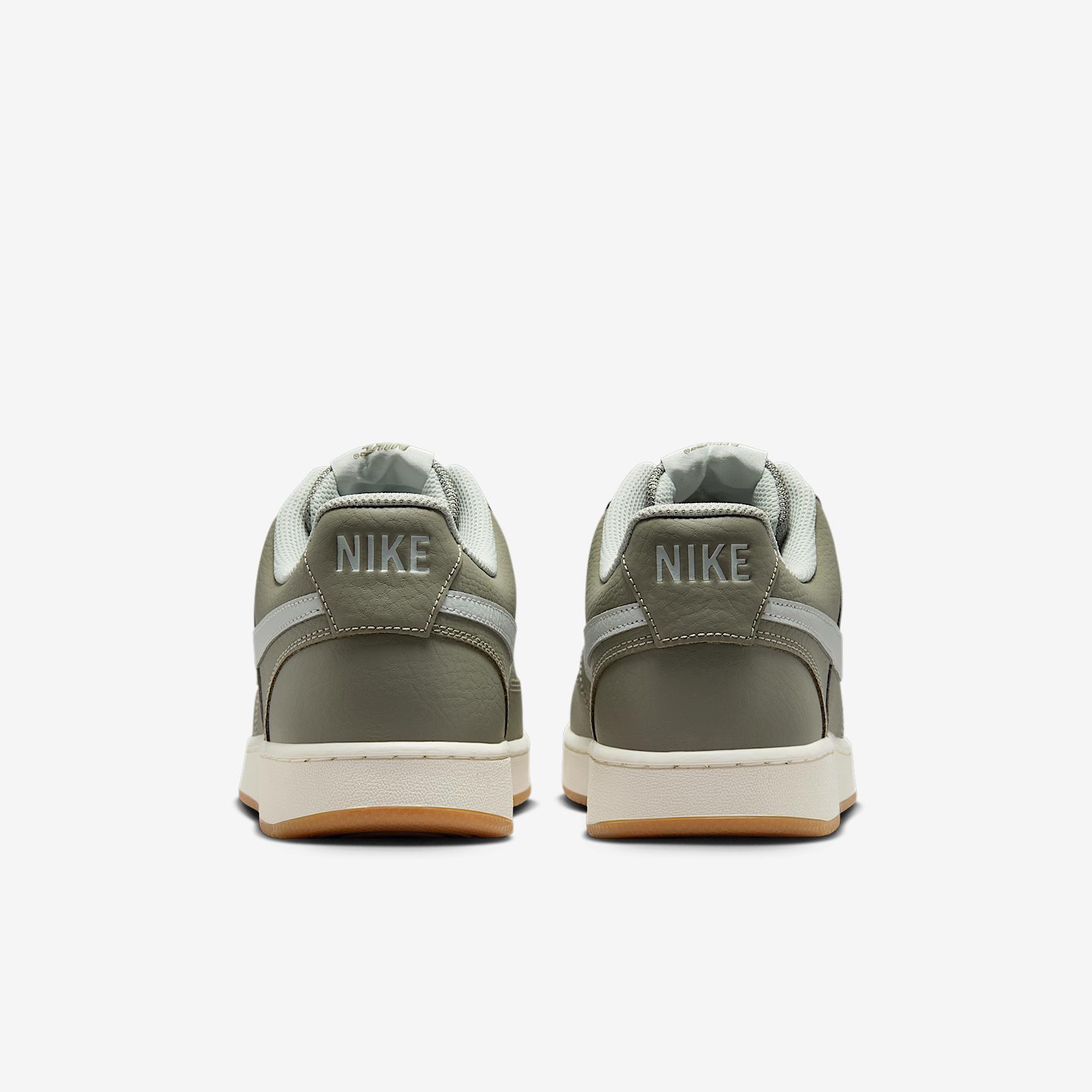 Nike Men's Court Vision Low Shoes Product Image