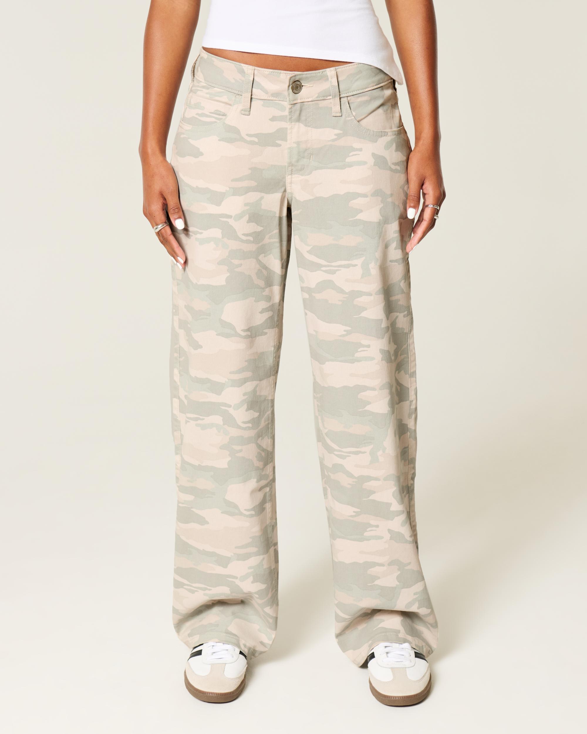 Low-Rise Y2K Camo Baggy Jeans Product Image