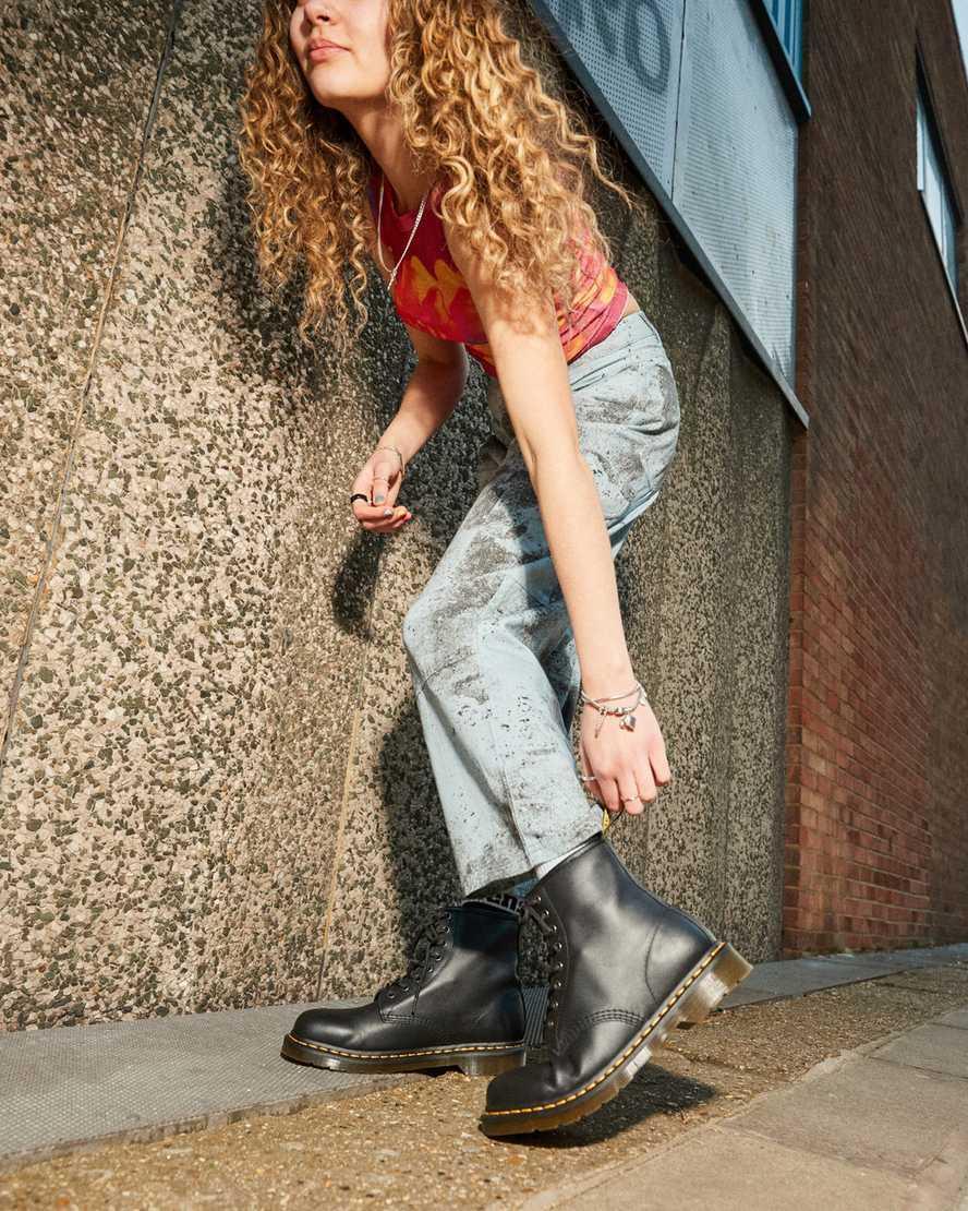 Dr. Martens 1460 Classic 8 Product Image