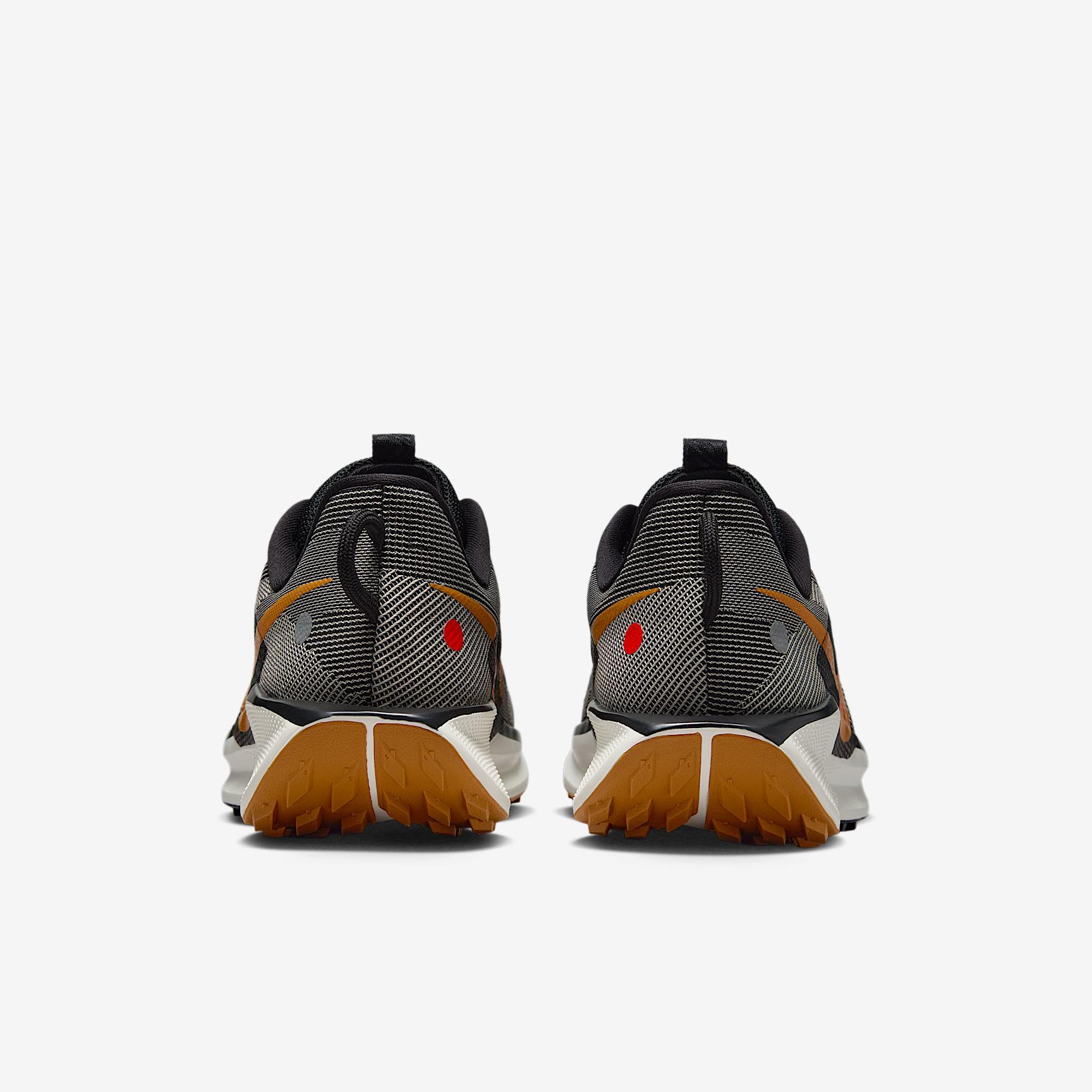 Nike Men's Pegasus Trail 5 Trail Running Shoes Product Image