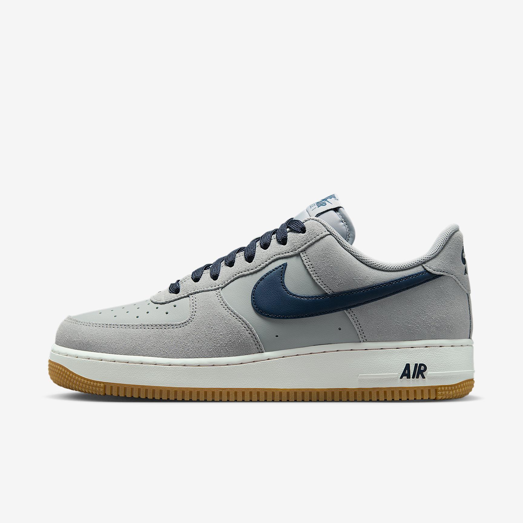 Nike Men's Air Force 1 '07 LV8 Shoes Product Image