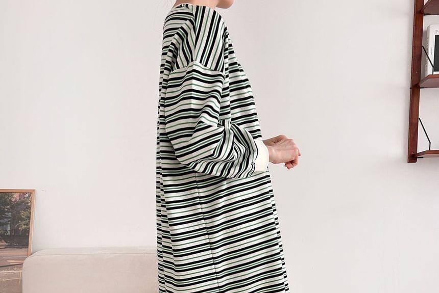 Long-Sleeve Striped Loose-Fit Midi Dress Product Image