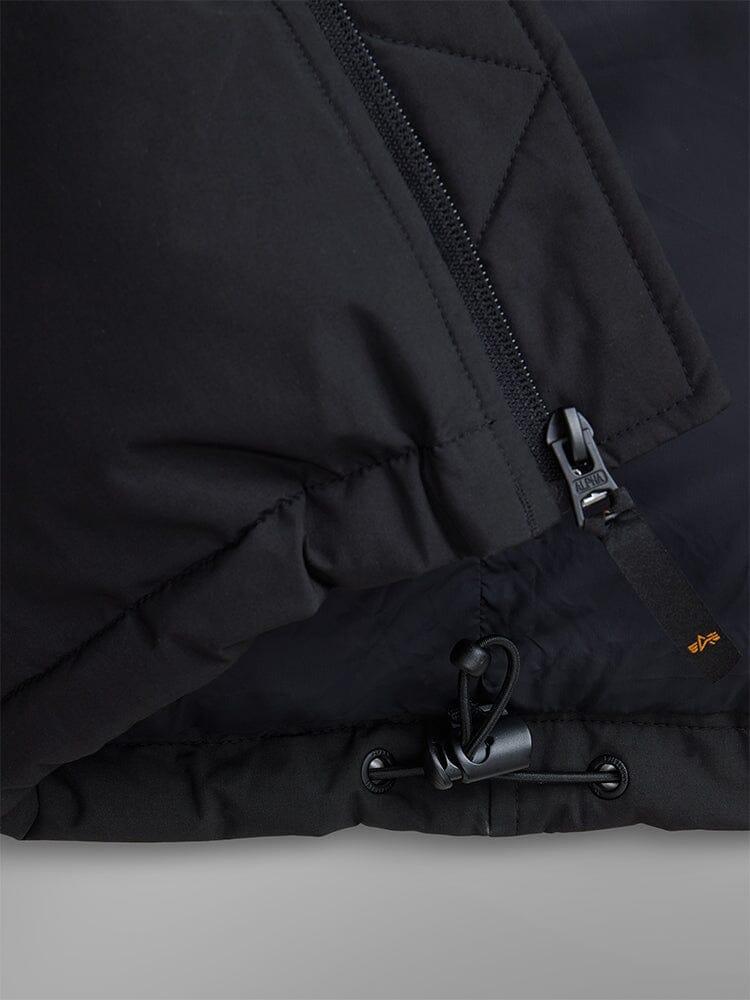 HOODED PUFFER JACKET (SEASONAL) Product Image