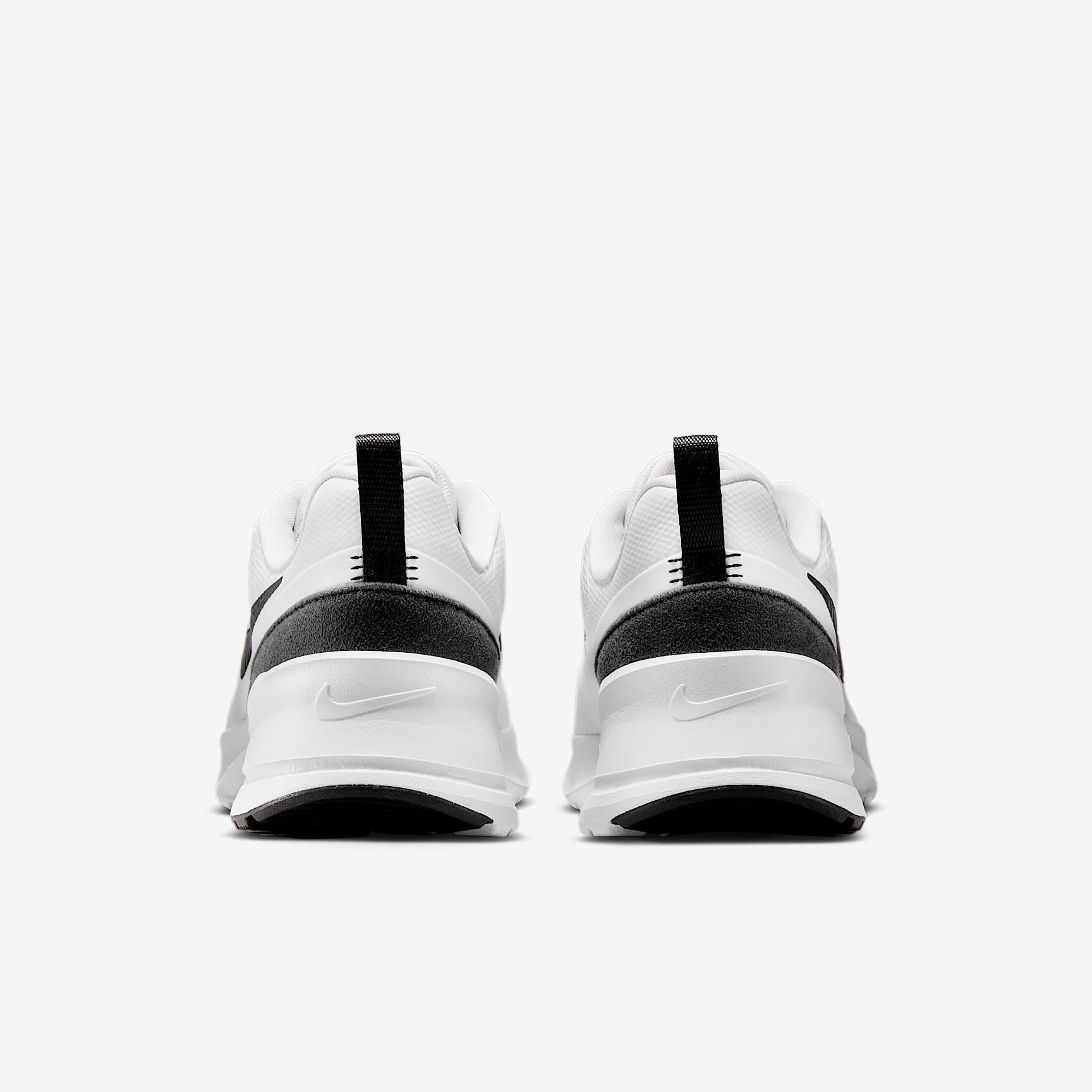 Nike Women's Air Max Nuaxis Shoes Product Image