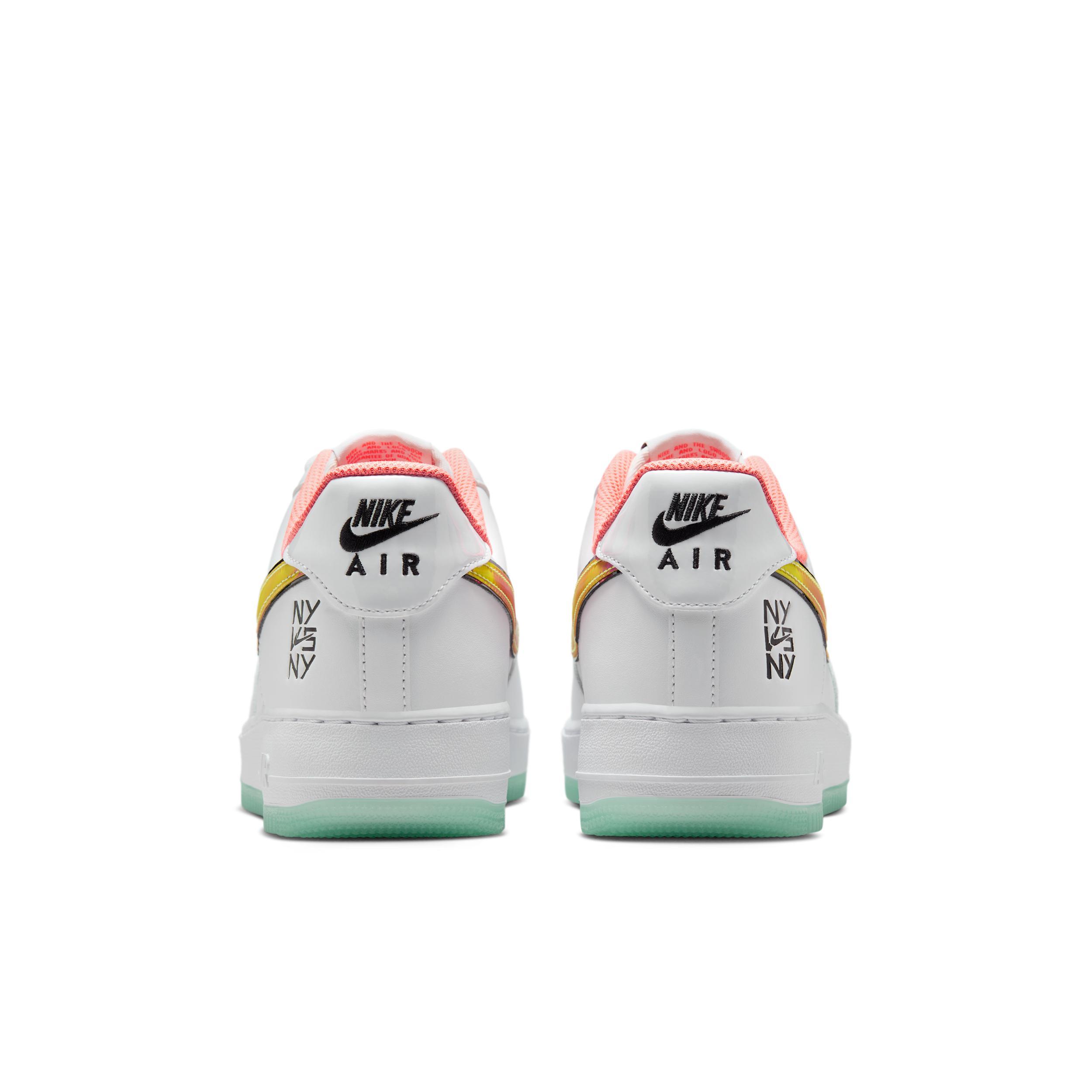 Nike Men's Air Force 1 '07 Shoes Product Image