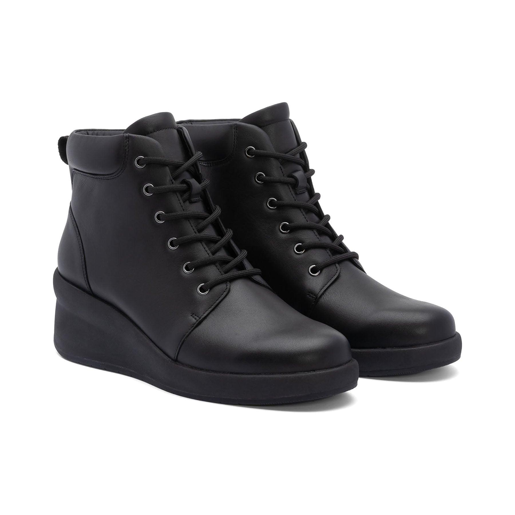 Passage Lace Up Metatarsal Female Product Image