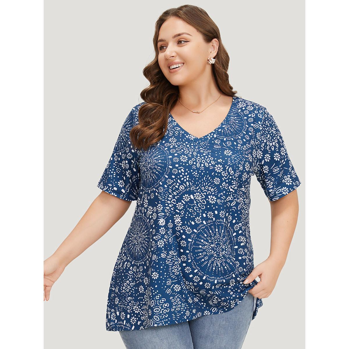 Plus Size Bandana Print V Neck Moderately Stretchy T-shirt Blue Women Elegant Bohemian Print V-neck Dailywear T-shirts BloomChic 26/4X Product Image
