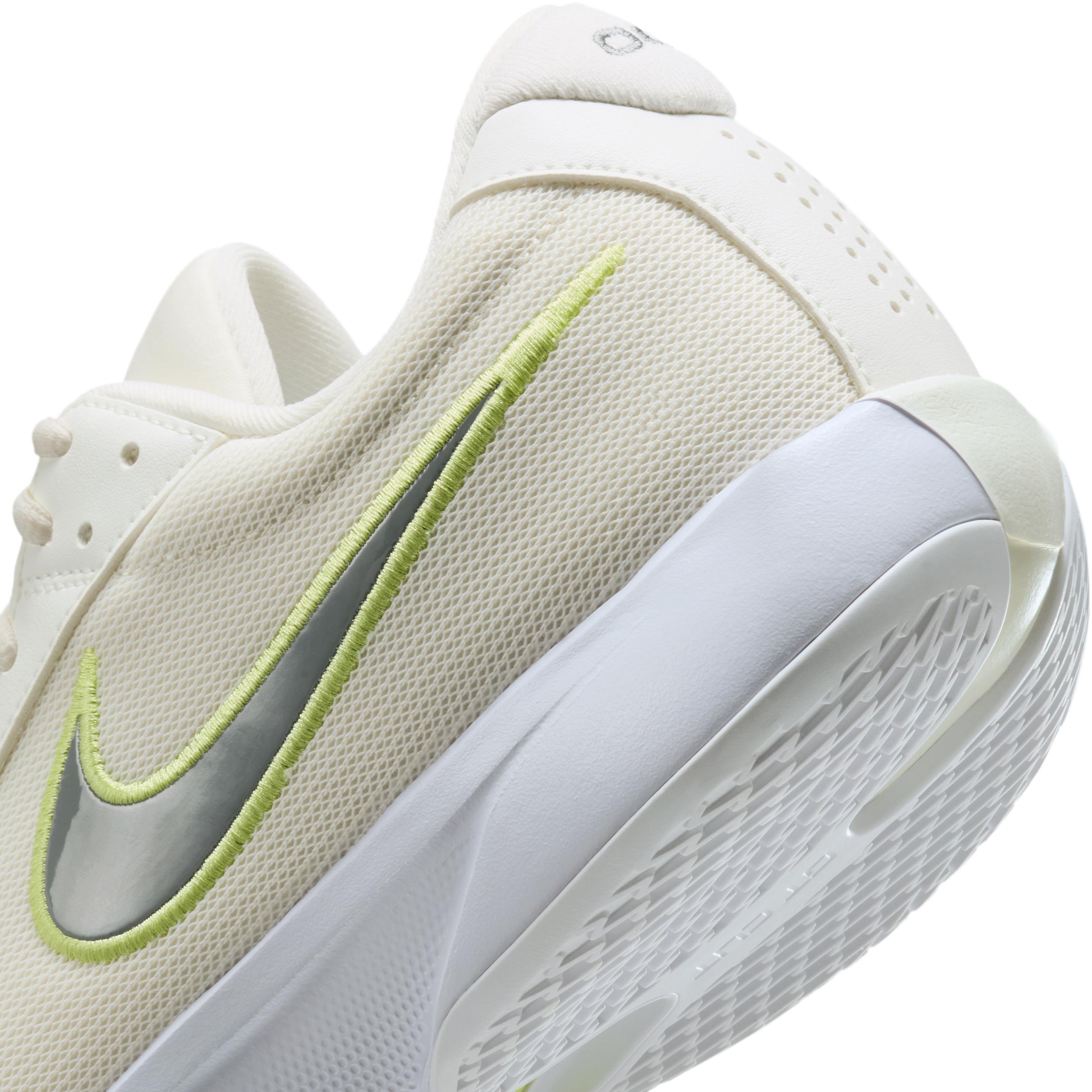 Nike Men's G.T. Cut Academy Basketball Shoes Product Image
