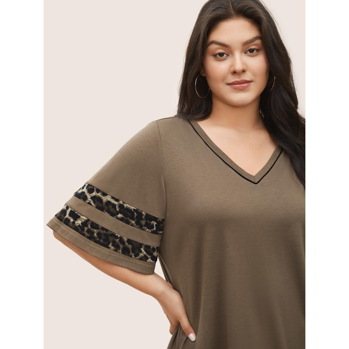 Plus Size Leopard Print Patchwork Ruffle Sleeve T-shirt DarkBrown Women Casual Contrast Leopard V-neck Everyday T-shirts BloomChic 30/6X Product Image