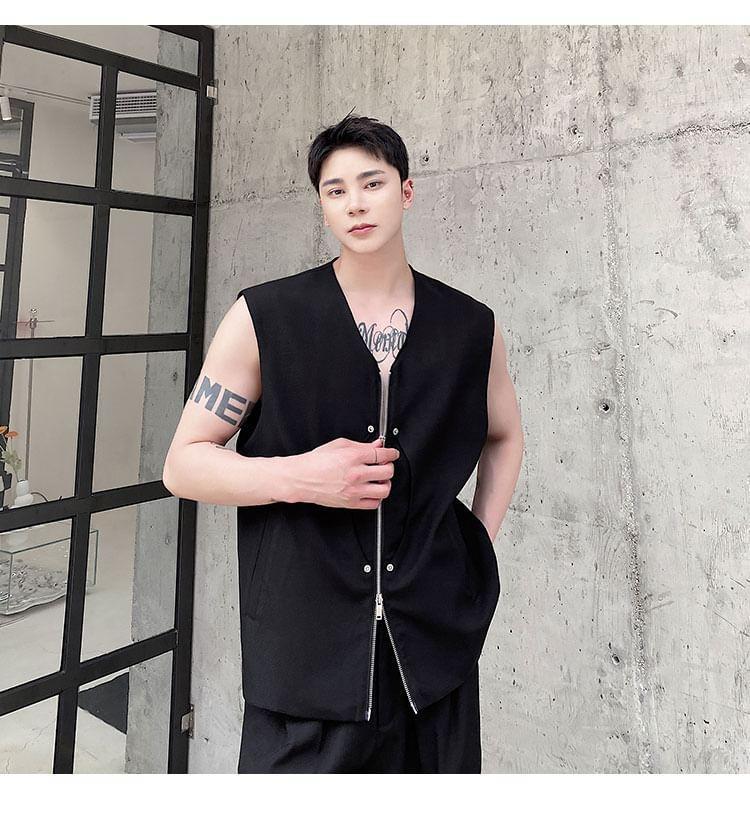 V-Neck Plain Zip Vest Product Image