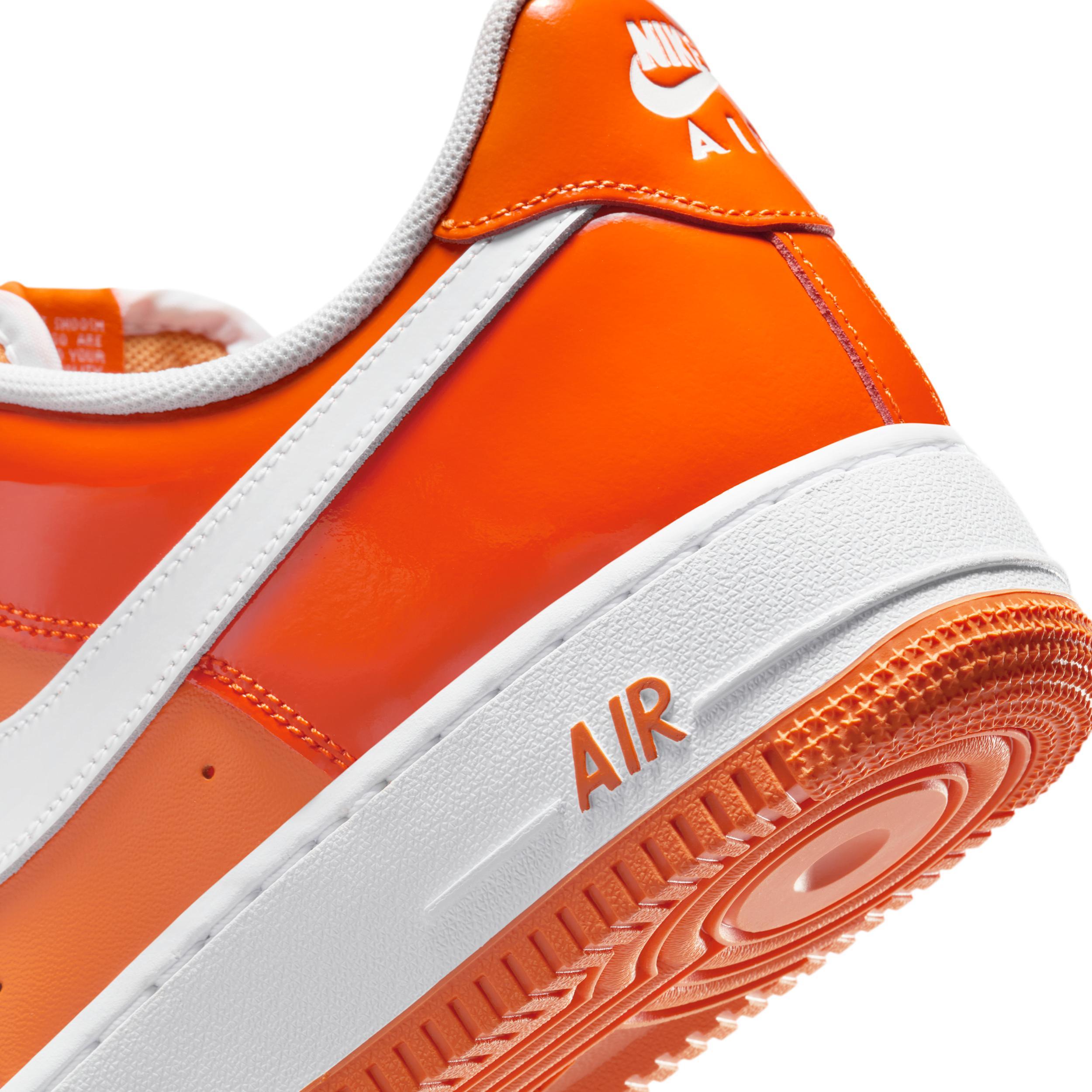 Nike Men's Air Force 1 '07 LV8 Shoes Product Image