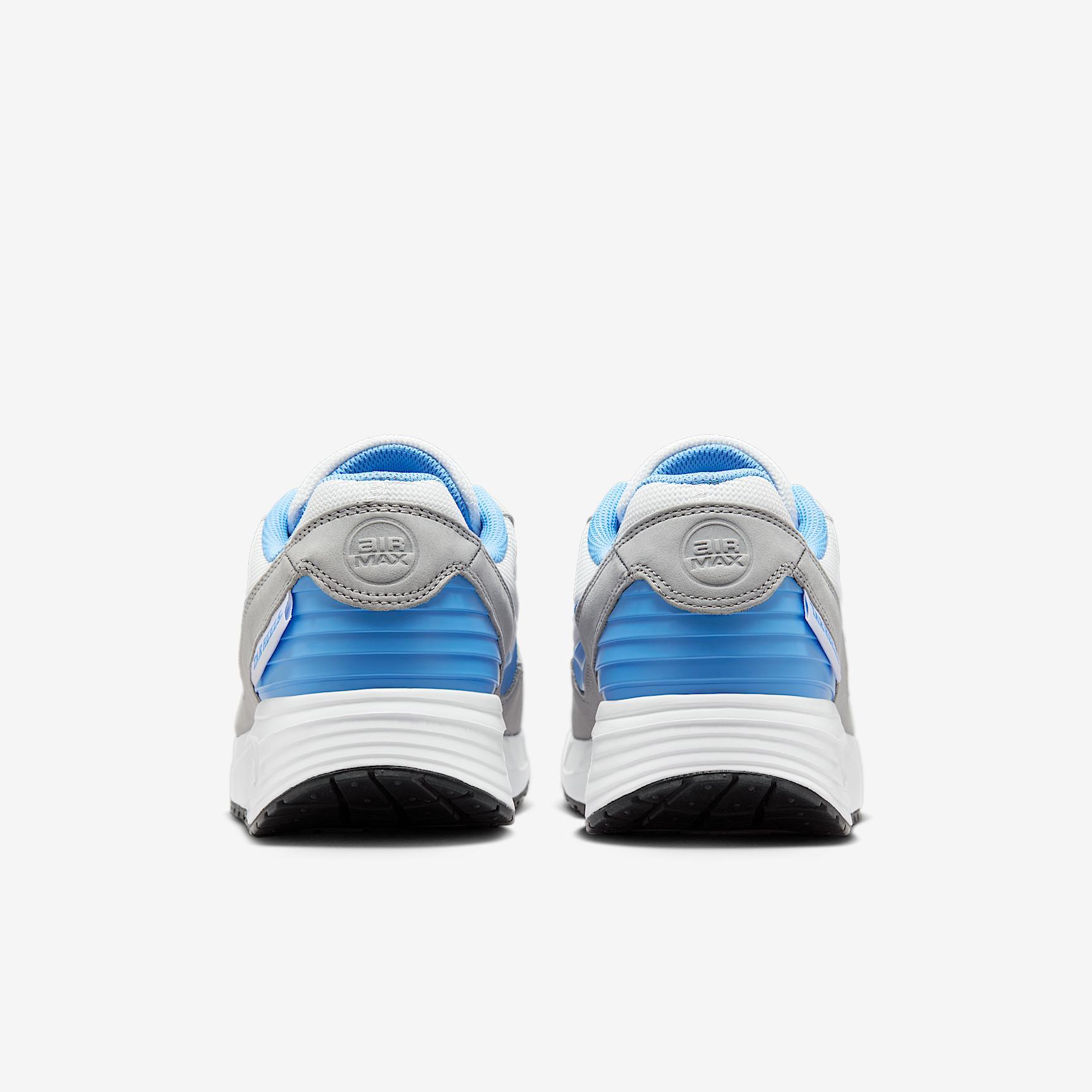 Nike College Air Max Verse (UNC) Men's Shoes Product Image