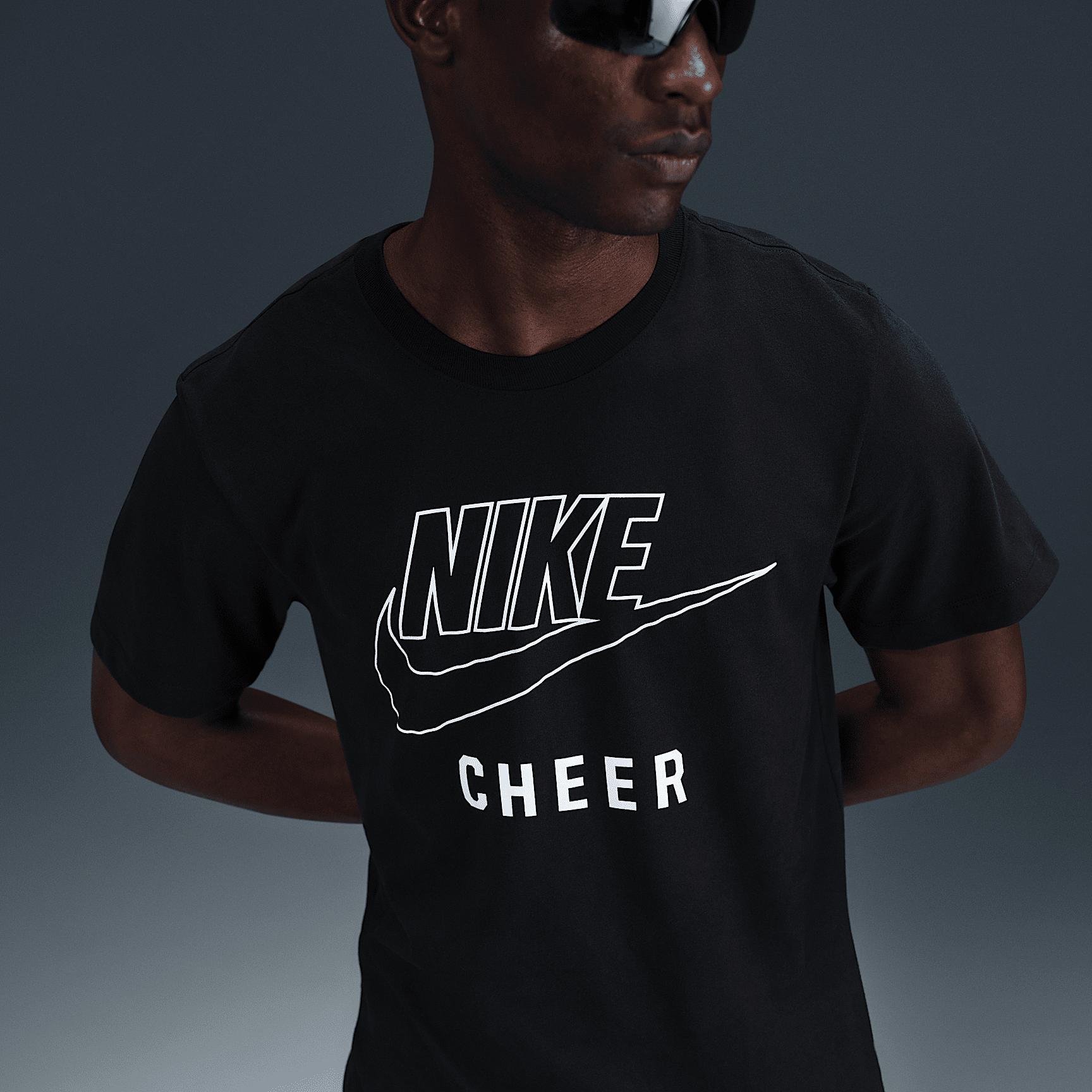 Nike Men's Swoosh Cheer T-Shirt Product Image