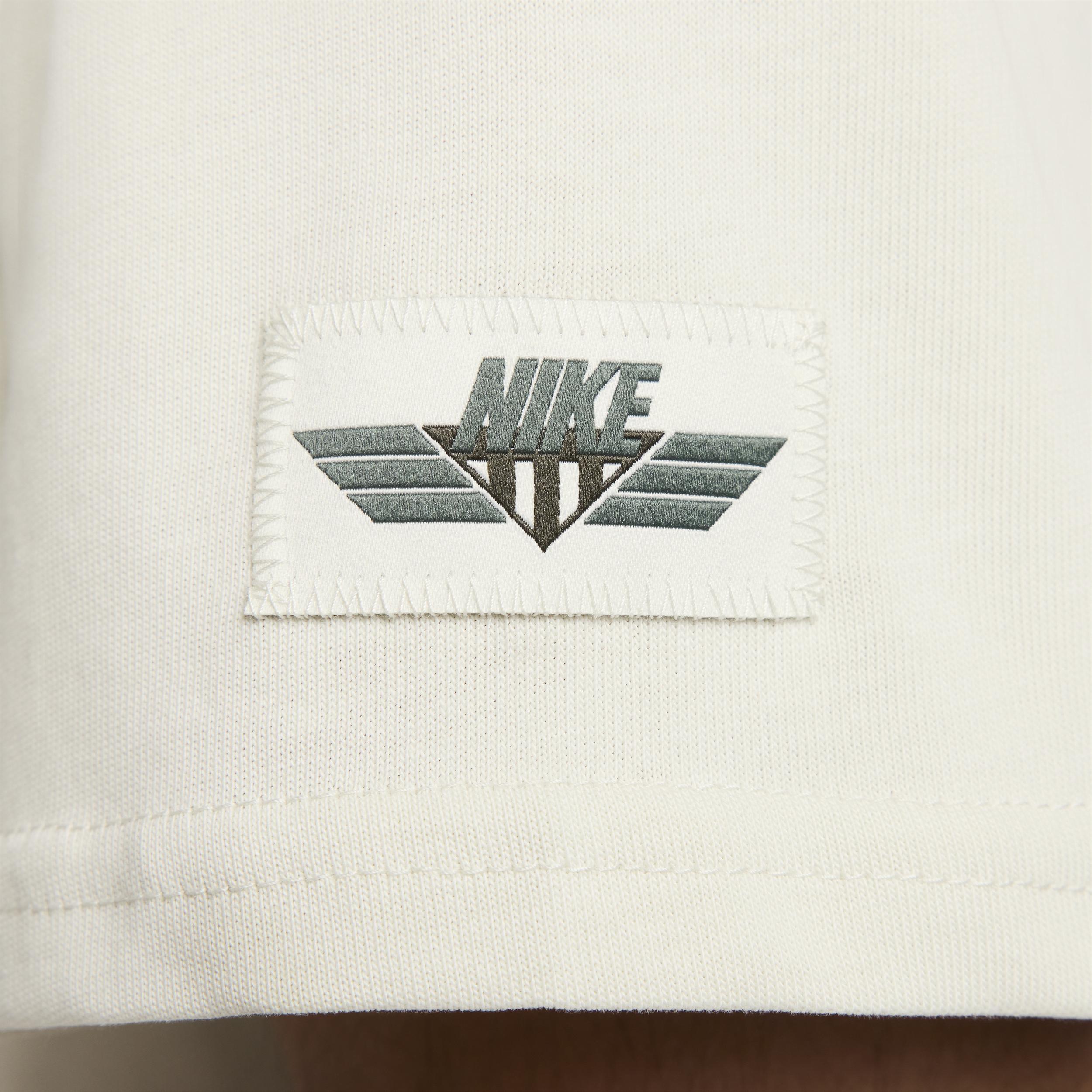 Nike Sportswear Men's Max90 T-Shirt Product Image