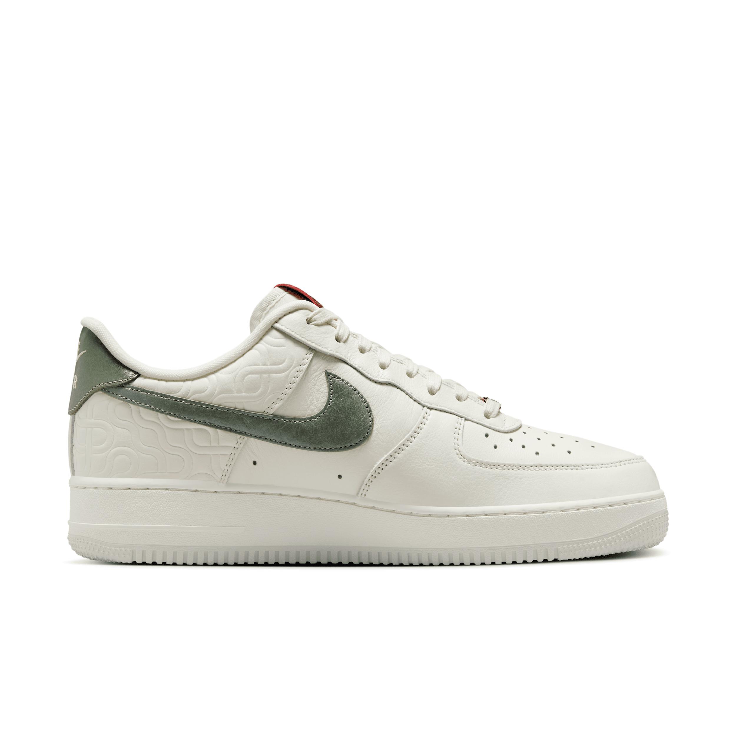Nike Air Force 1 ’07 Men's Shoes Product Image