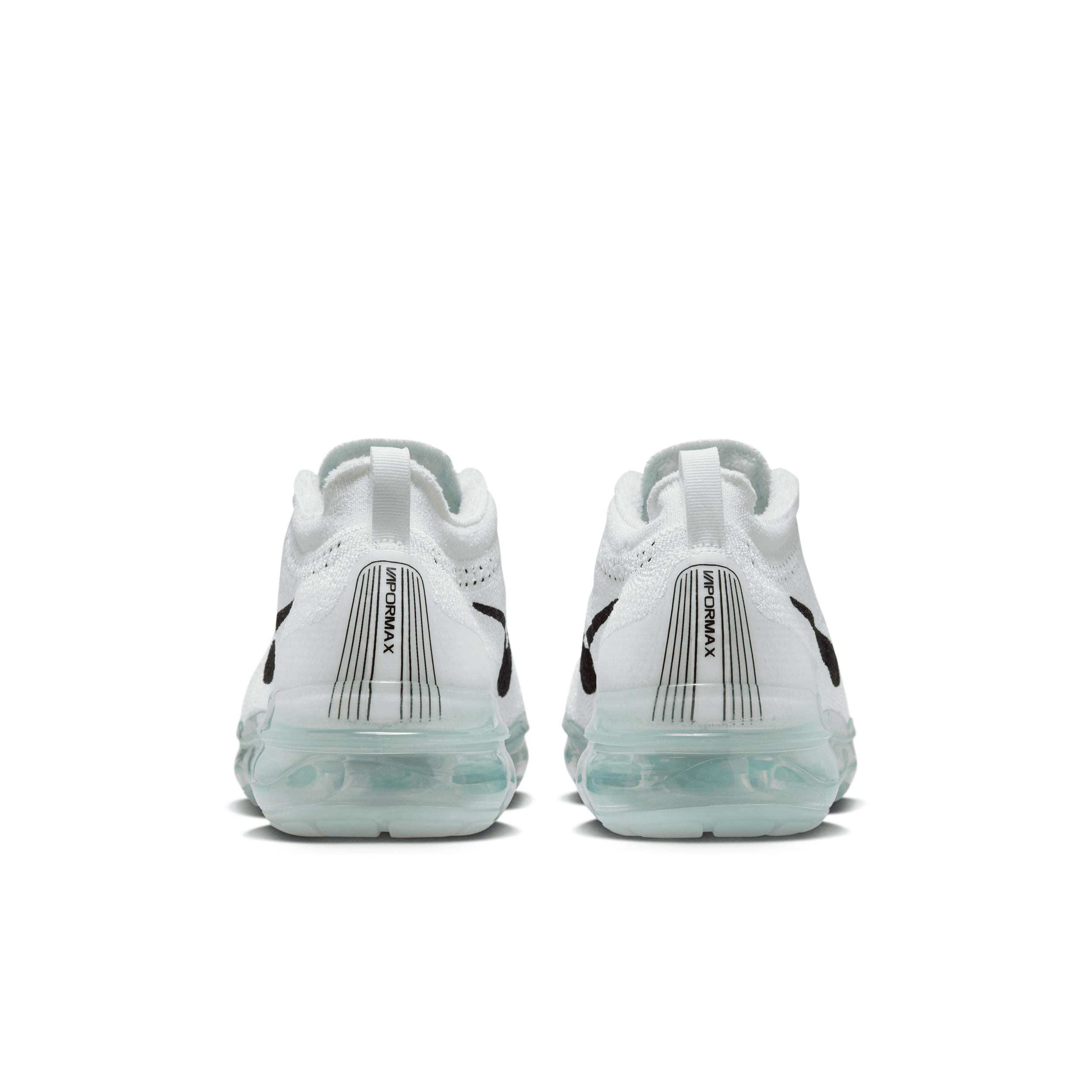 Nike Mens Air VaporMax 2023 Flyknit Running Shoes in White/Pure Platinum Product Image