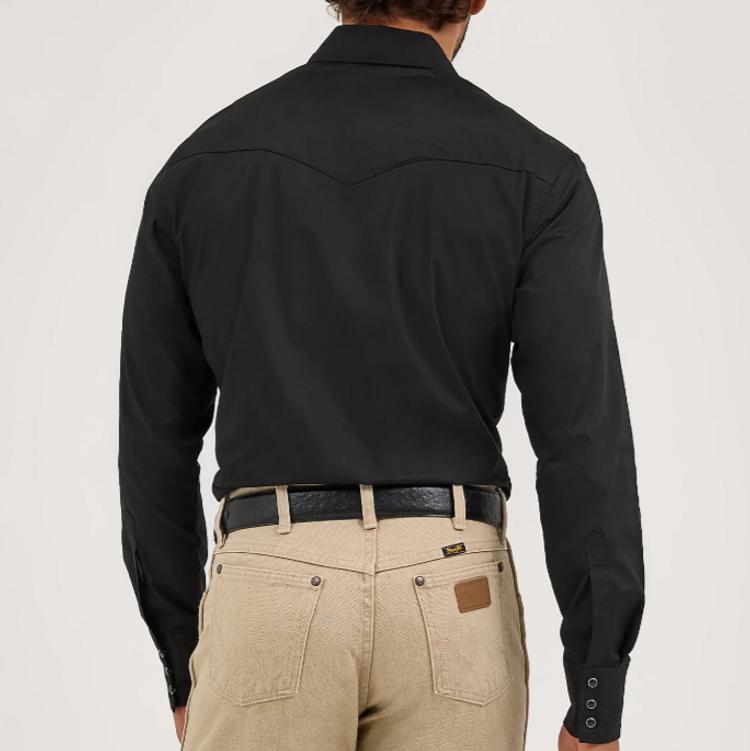 Wrangler® Men's L/S Solid Black Broadcloth Western Snap Shirt Product Image