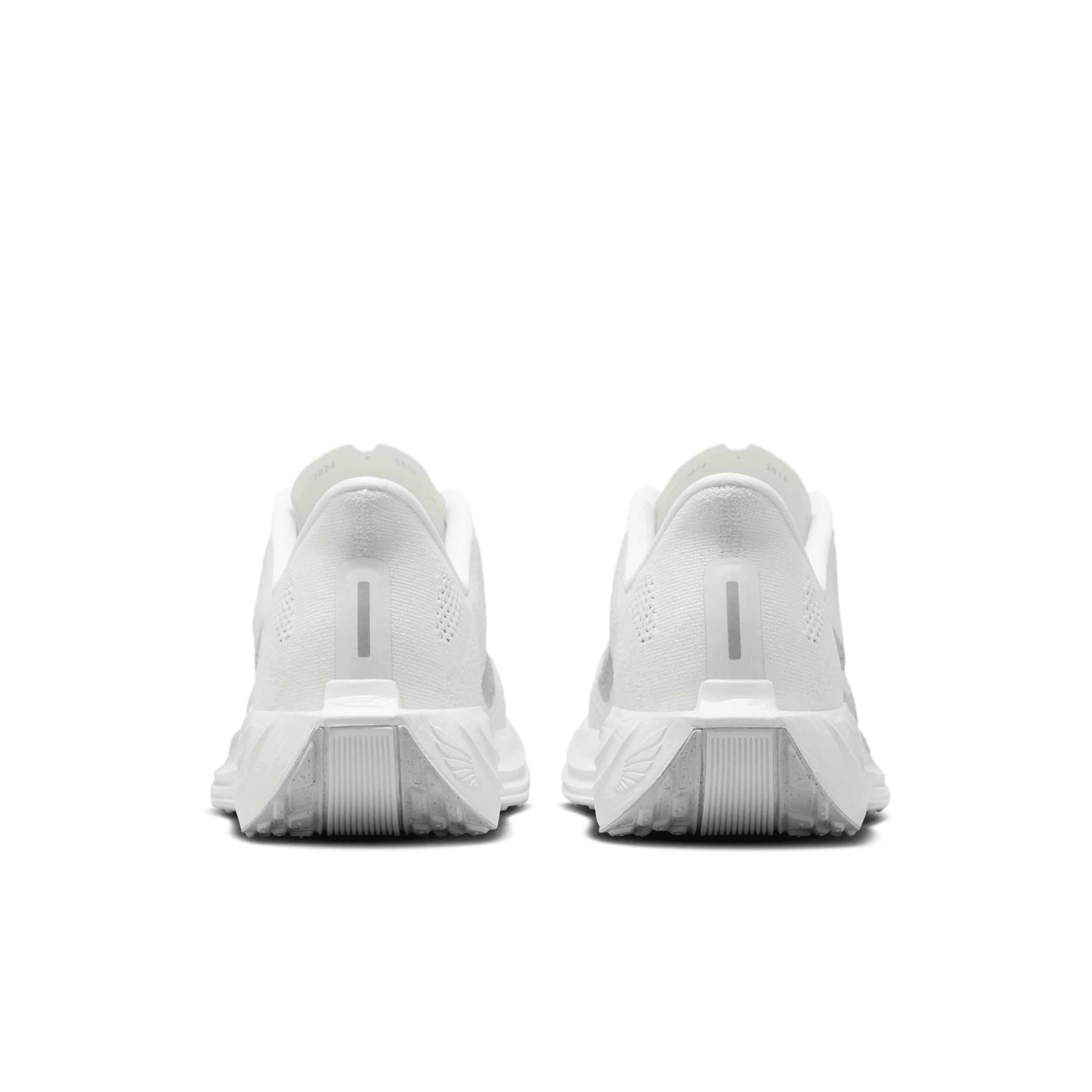 Nike Men's Pegasus Plus Road Running Shoes Product Image