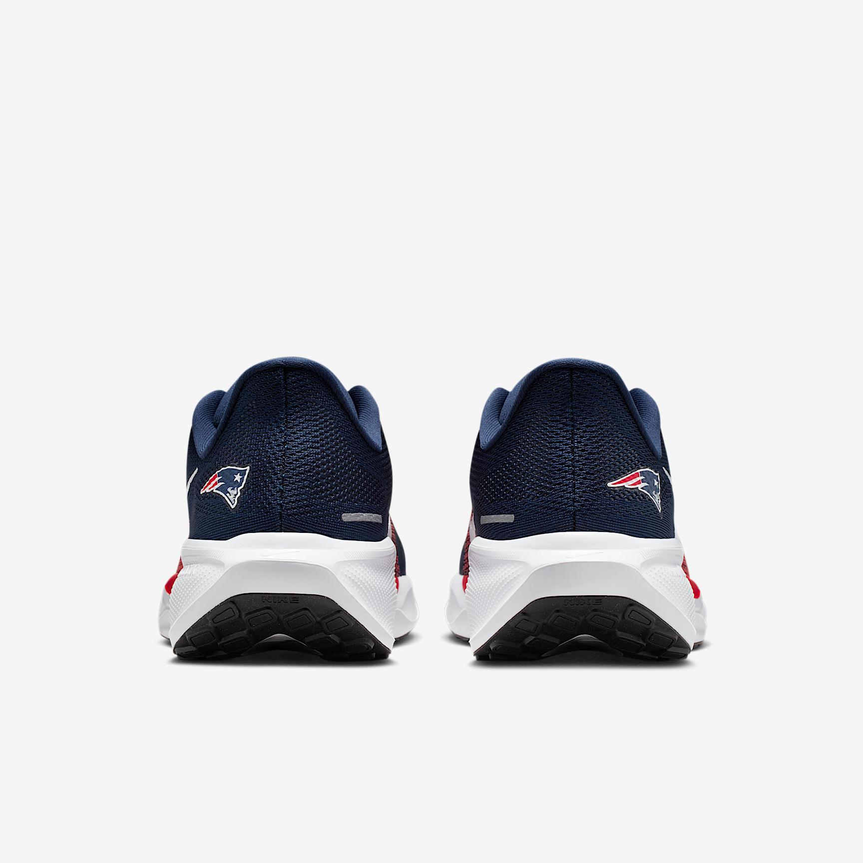 New England Patriots Pegasus 41 Men's Nike NFL Road Running Shoes Product Image