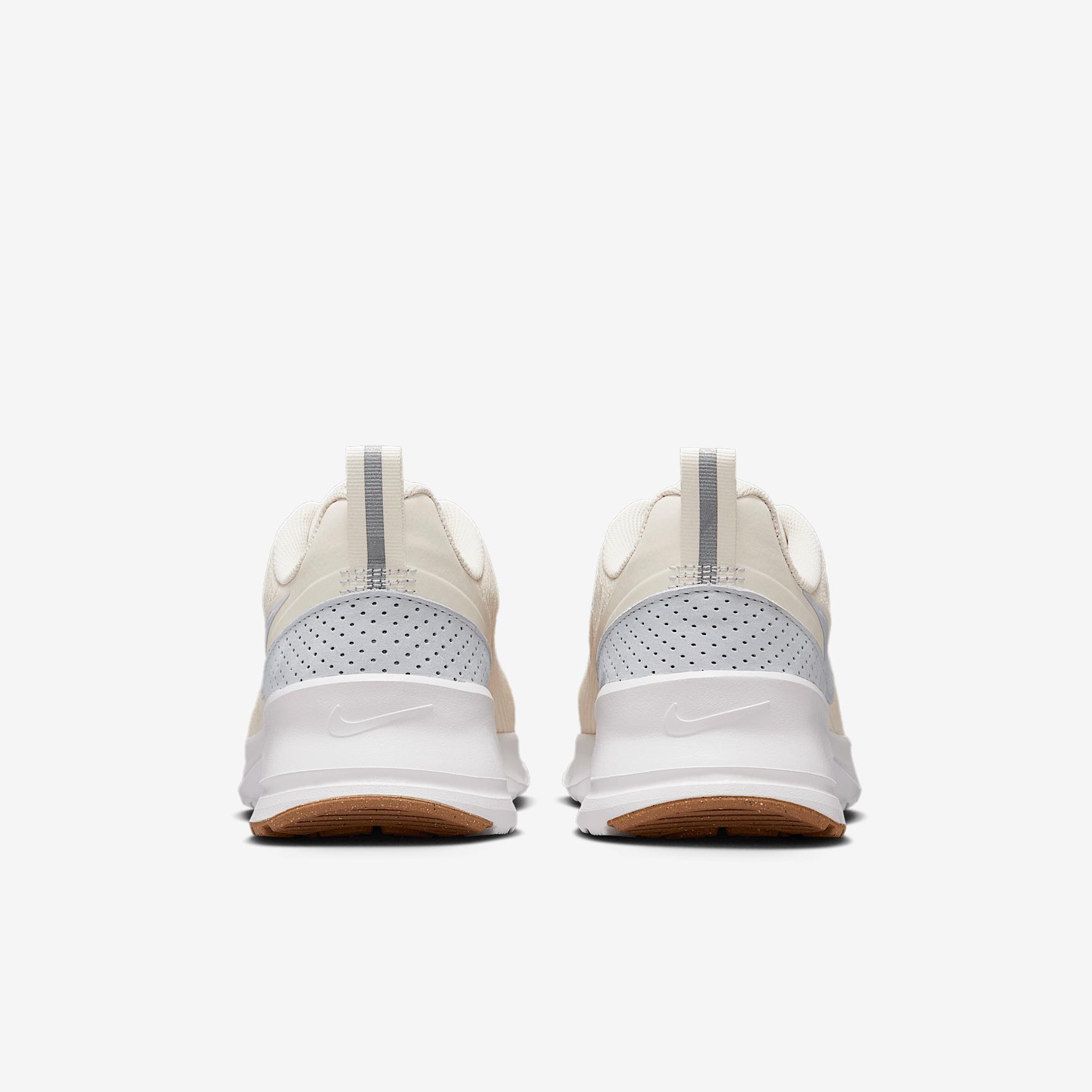 Nike Men's Air Max Nuaxis Premium Shoes Product Image