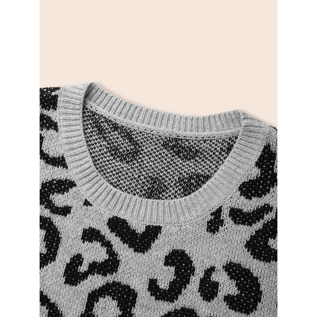 Plus Size Leopard Print Contrast Patchwork Pullover Mediumgray Women Casual Loose Long Sleeve Round Neck Everyday Pullovers BloomChic 30/6X Product Image