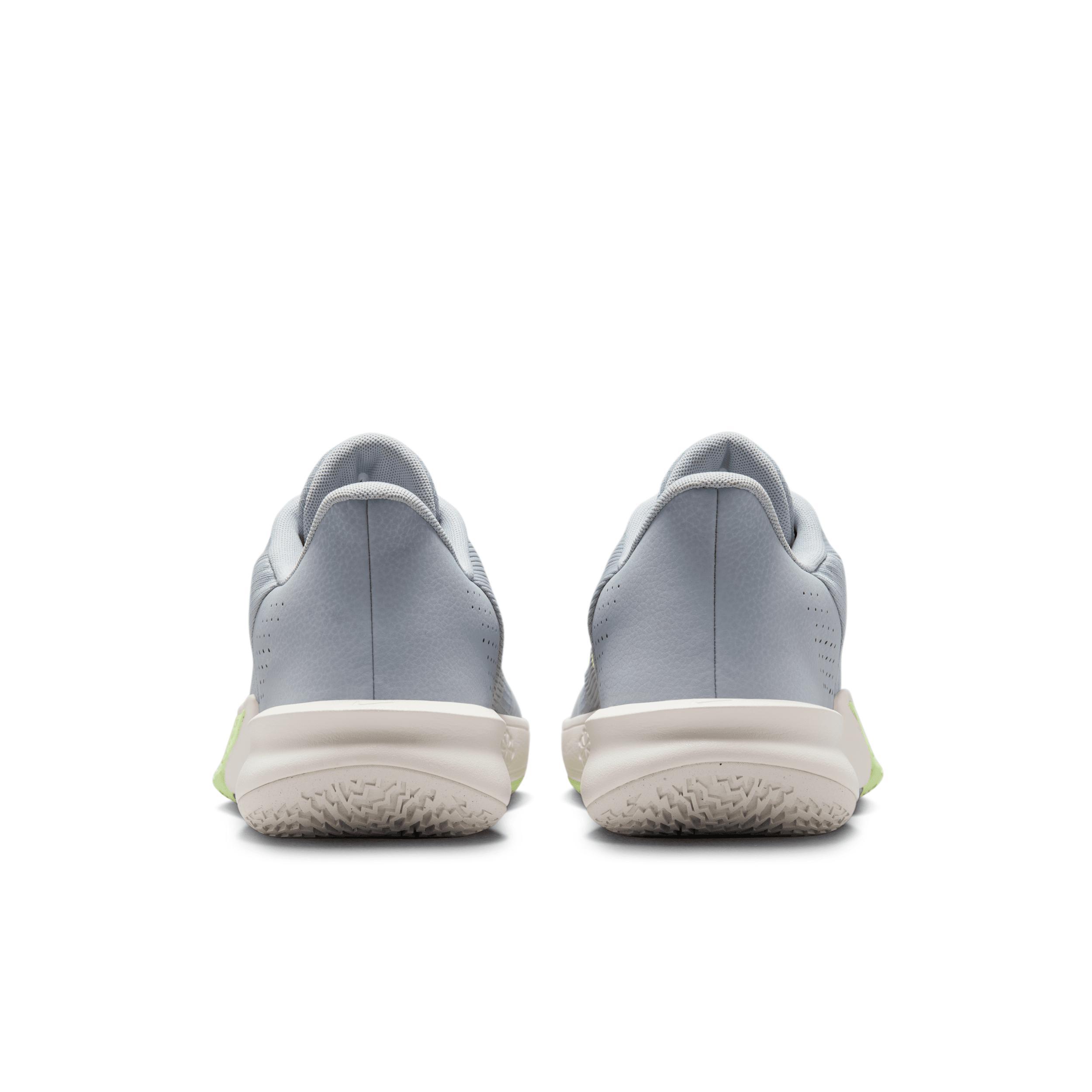 Nike Men's Precision 7 Basketball Shoes Product Image