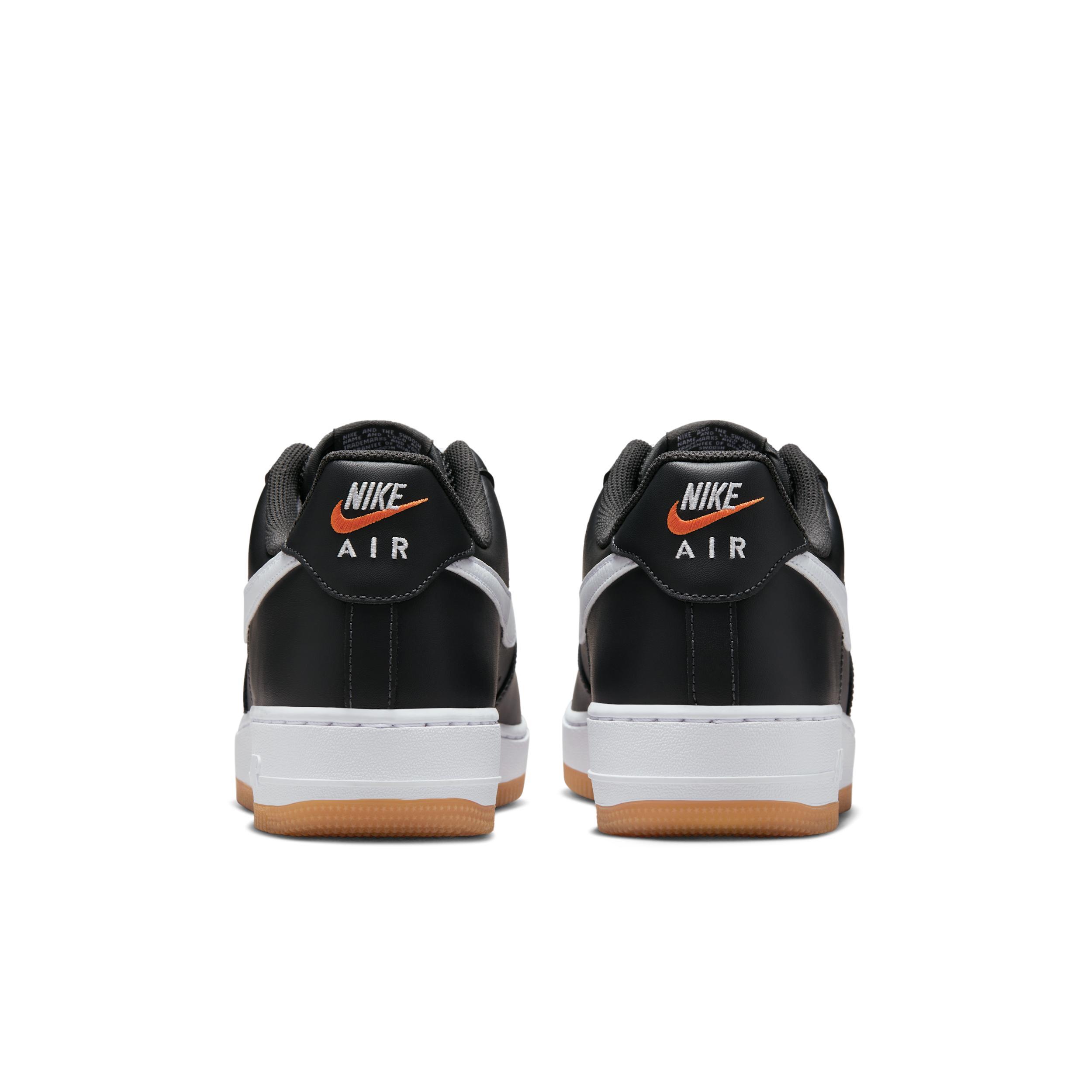 Nike Men's Air Force 1 '07 LV Shoes Product Image