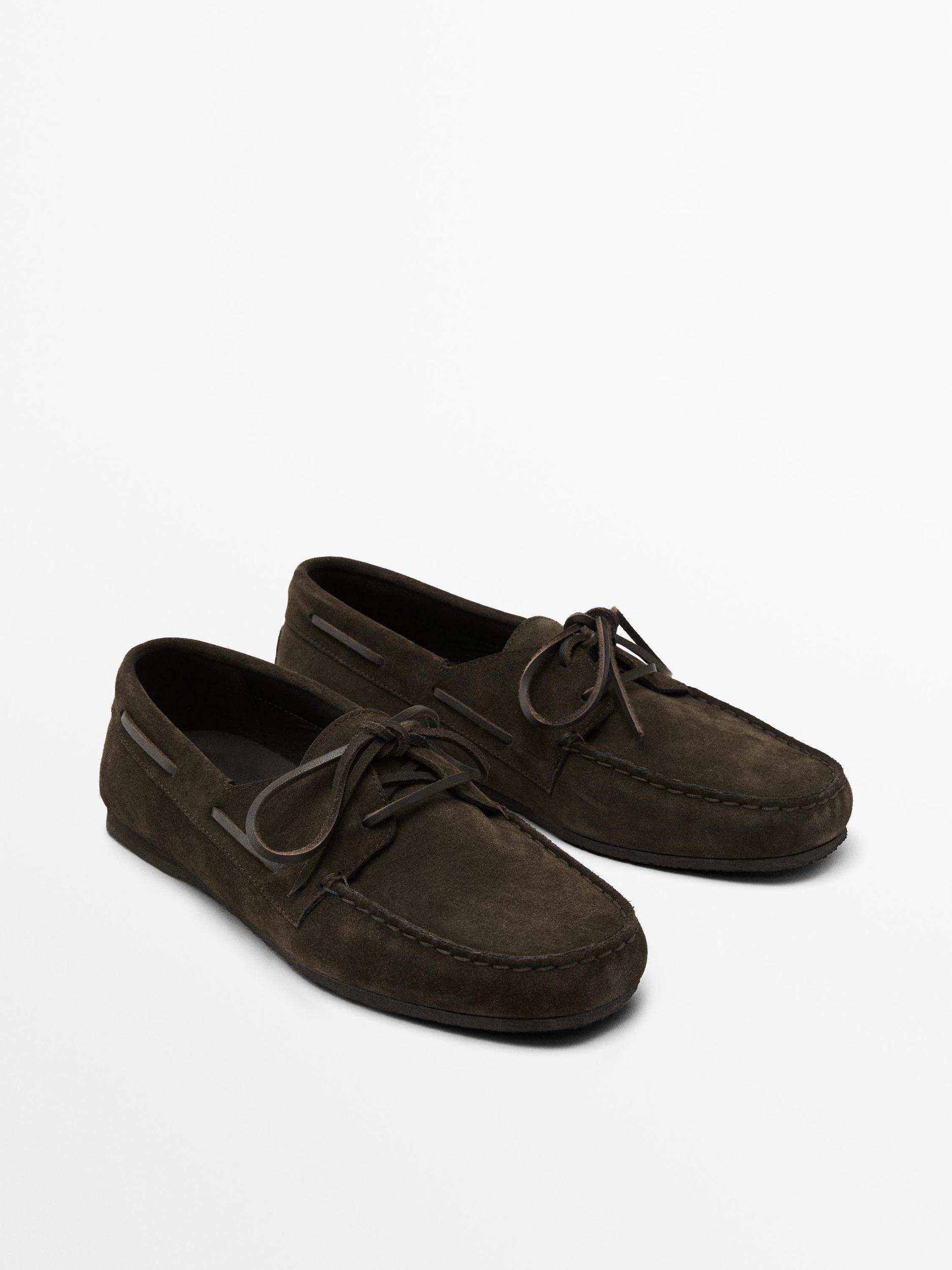 Soft split leather deck shoes Product Image