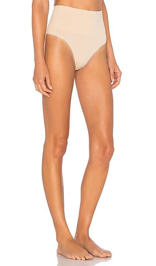 Yummie Seamless Shaped Thong Product Image