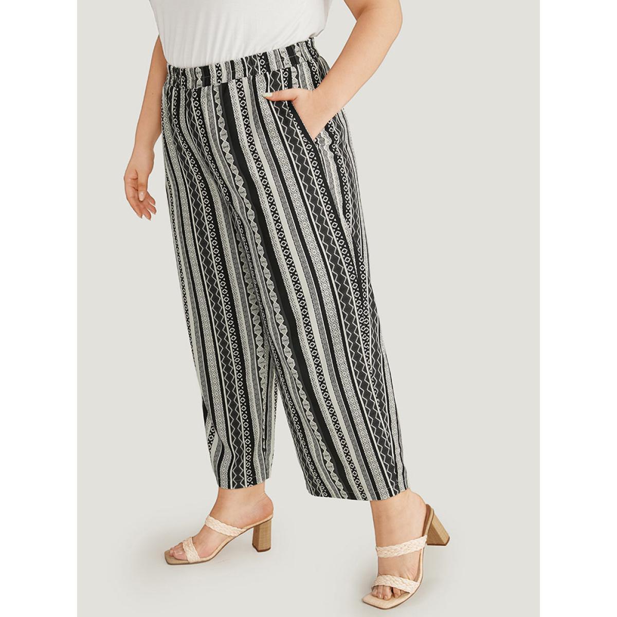 Plus Size Bandana Print Elastic Waist Pocket Pants Women Black Resort Wide Leg High Rise Vacation Pants BloomChic 18-20/2X Product Image
