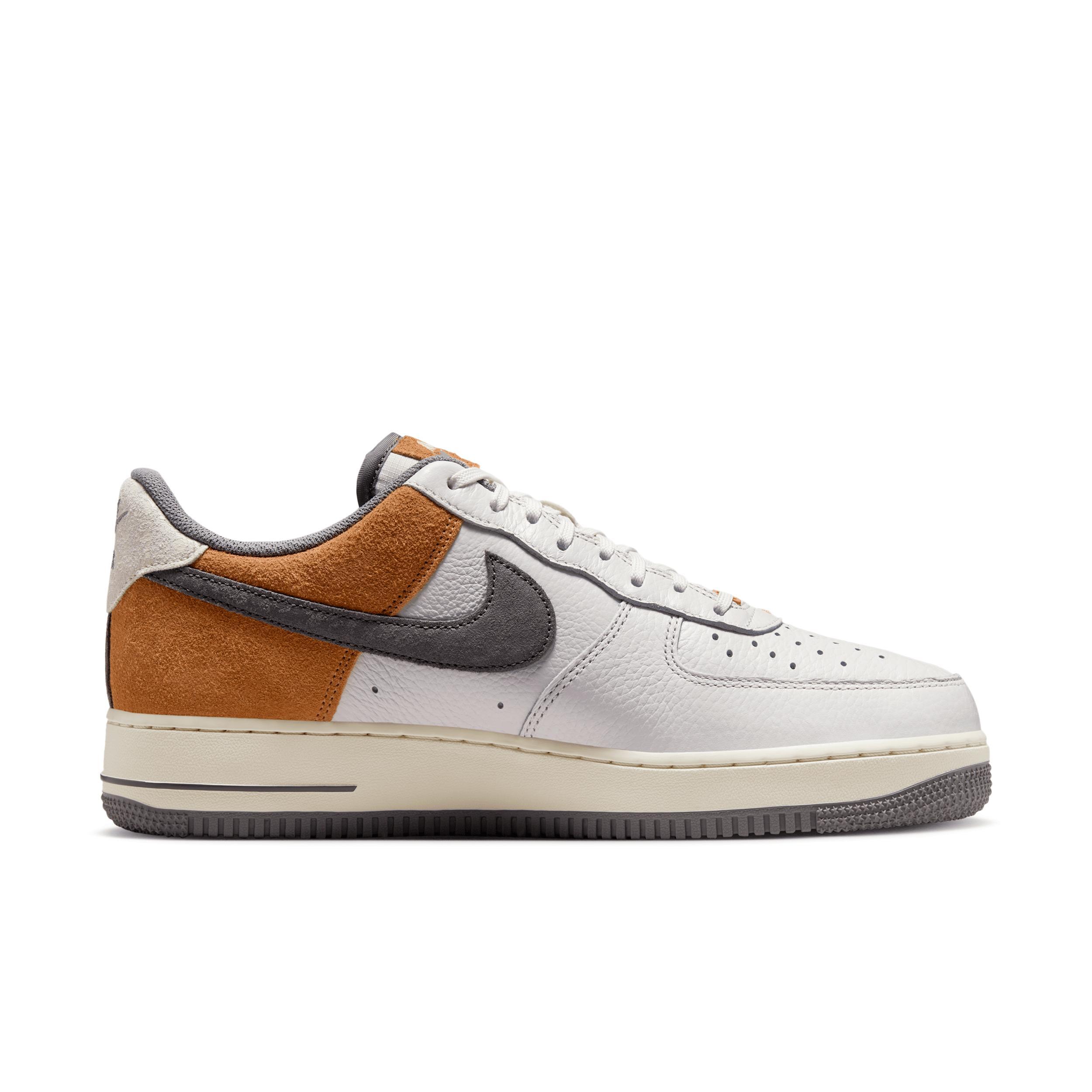 Nike Men's Air Force 1 '07 LV8 Shoes Product Image