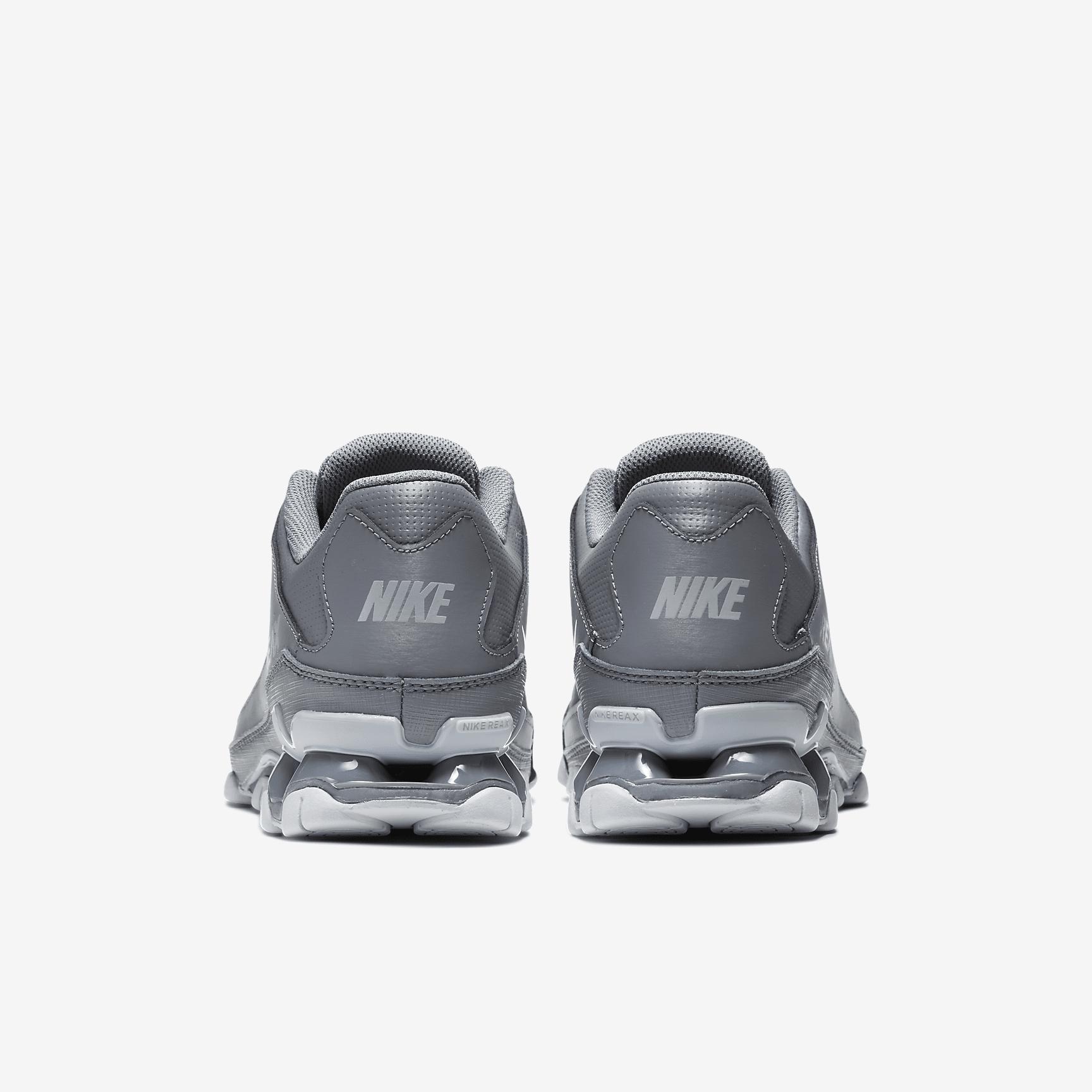 Nike Men's Reax 8 TR Workout Shoes Product Image